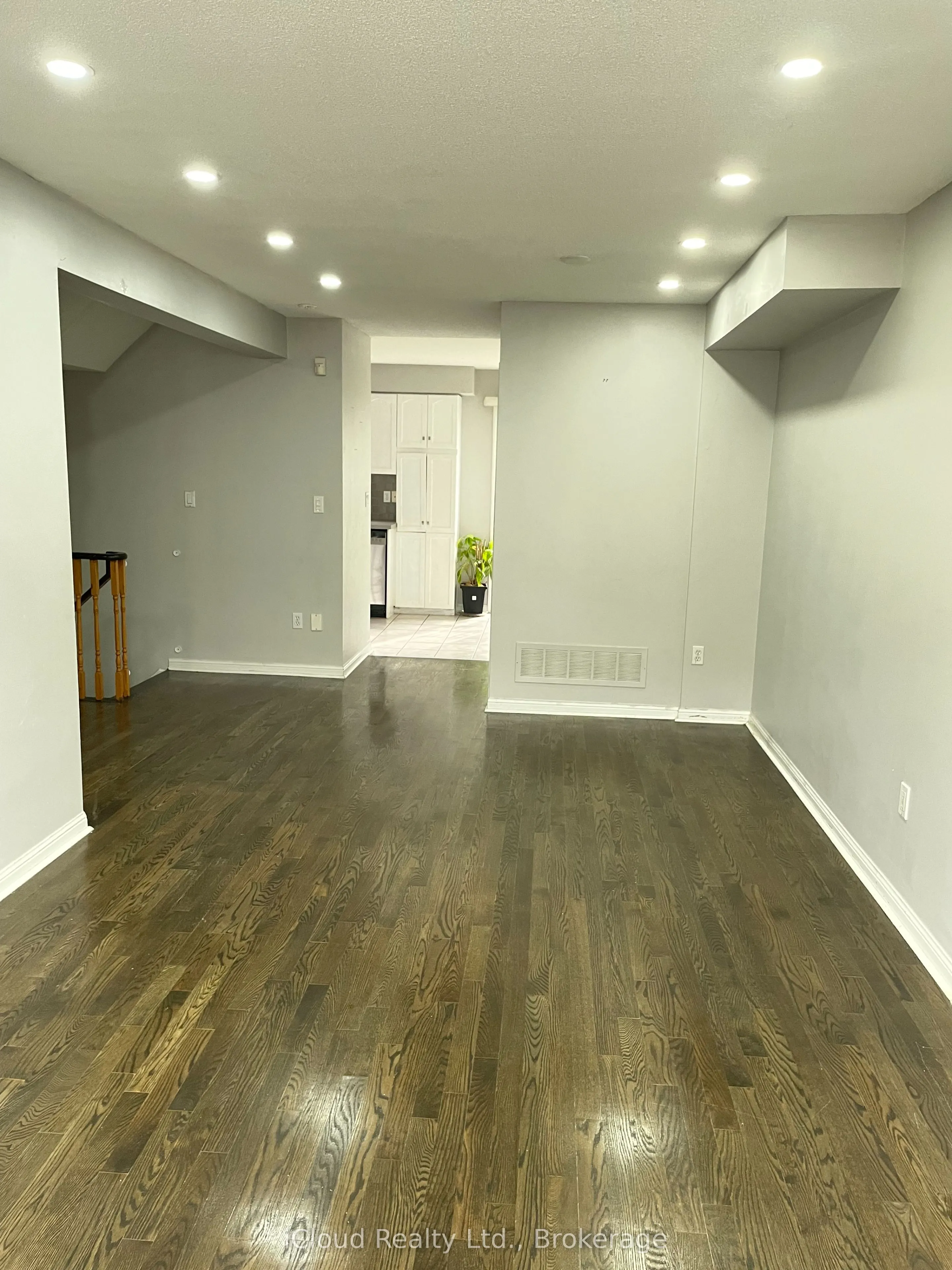 80 Acorn Place, #97