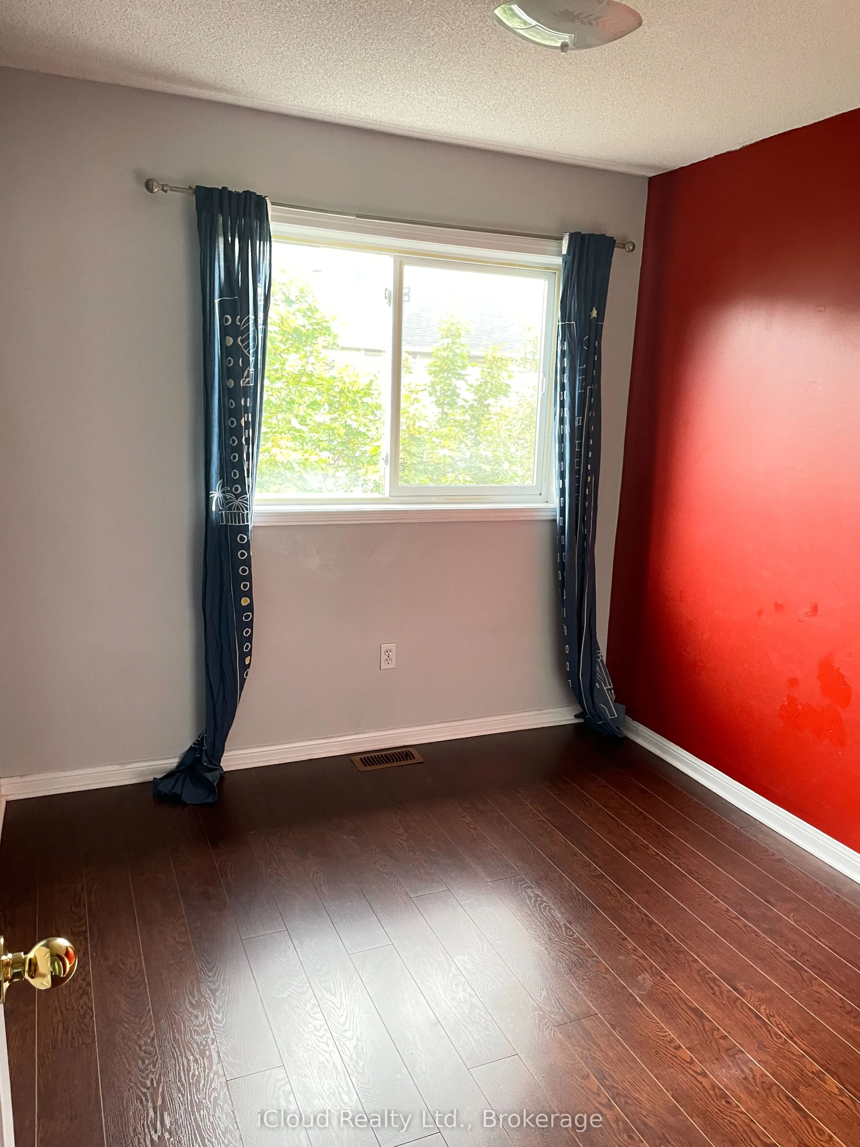 80 Acorn Place, #97