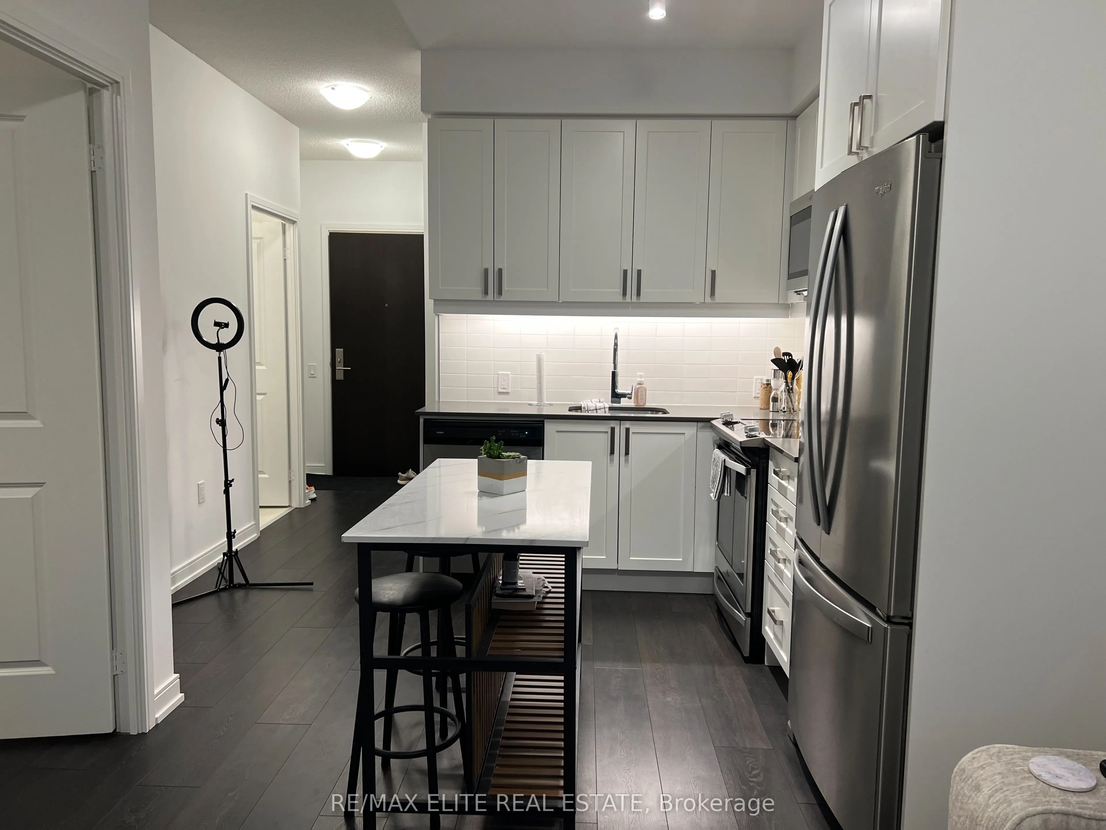 8 Nahani Way, #2719
