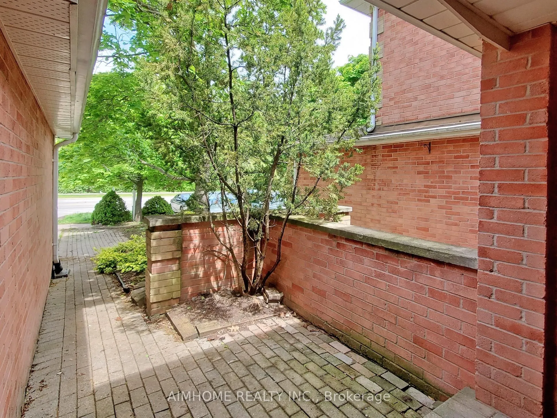 1188 Mccraney Street E
