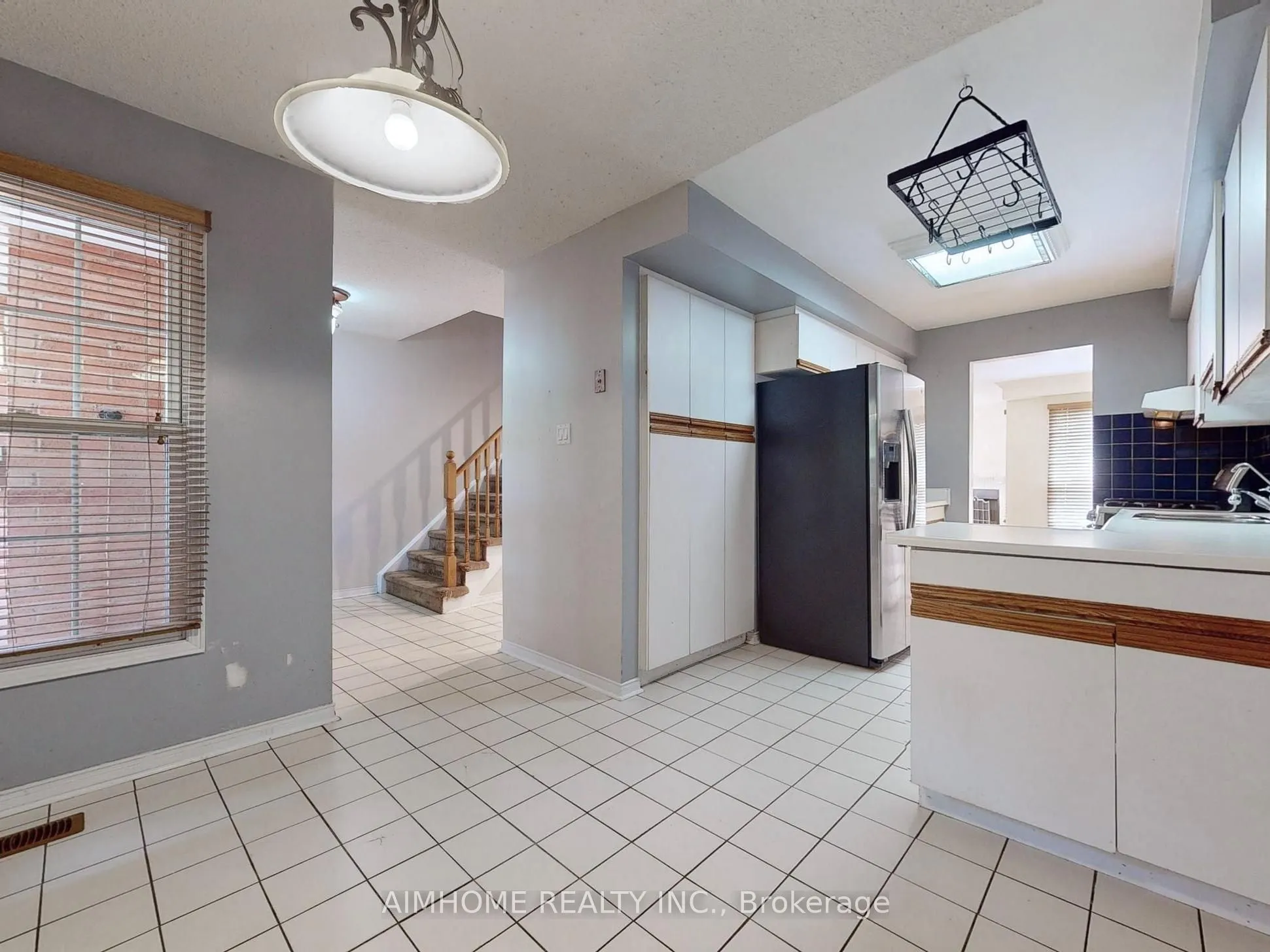 1188 Mccraney Street E