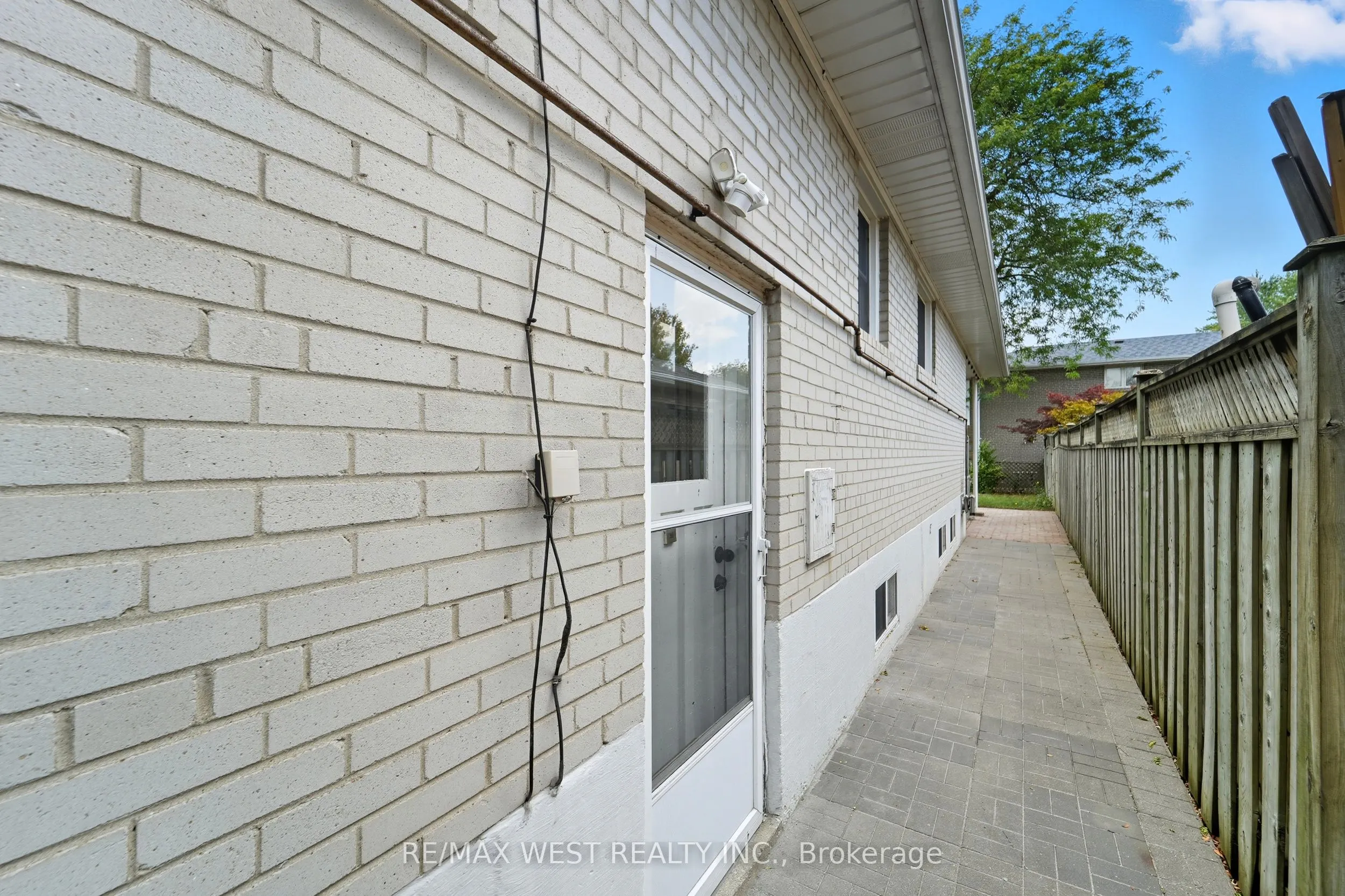 204 Jeffcoat Drive