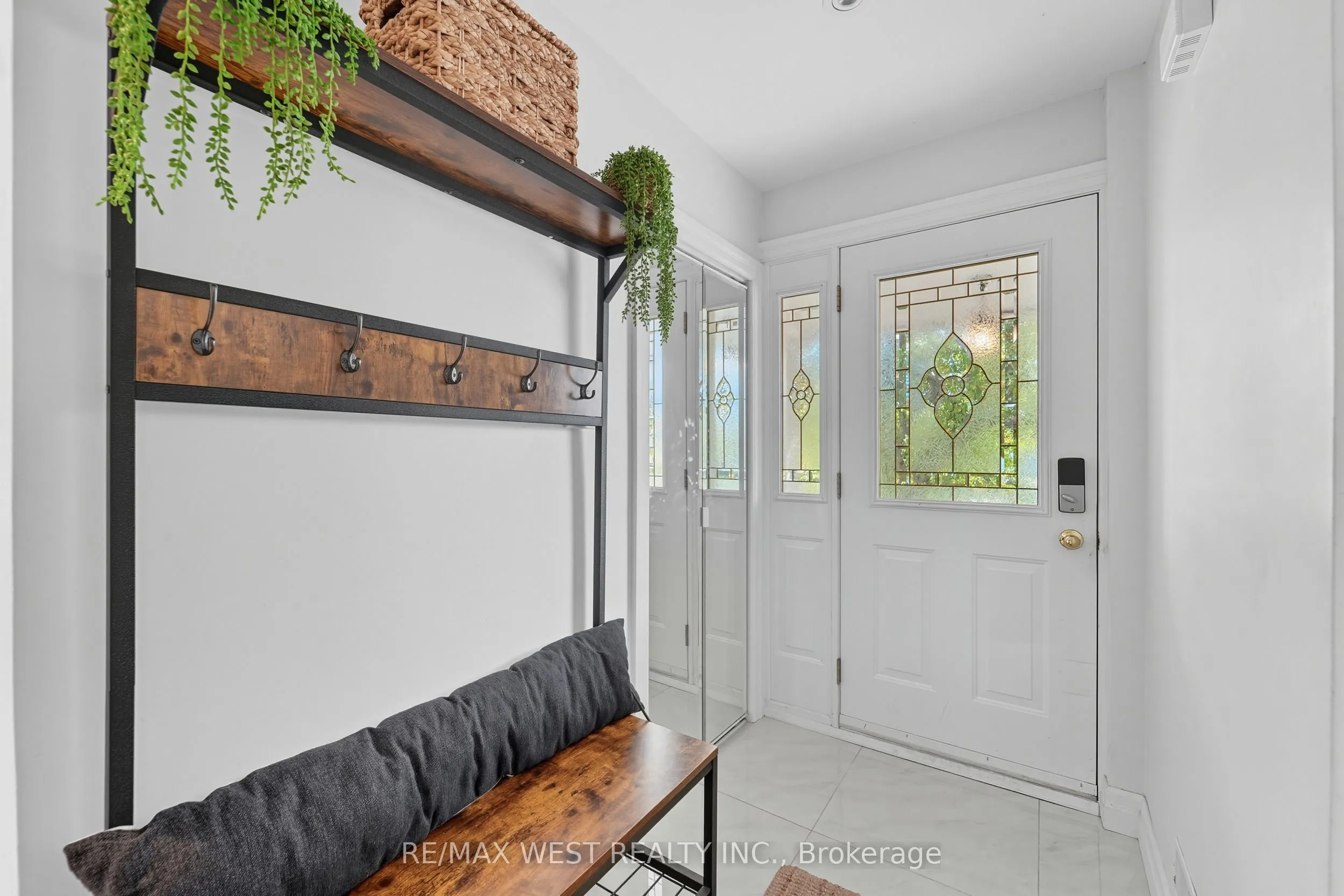 204 Jeffcoat Drive