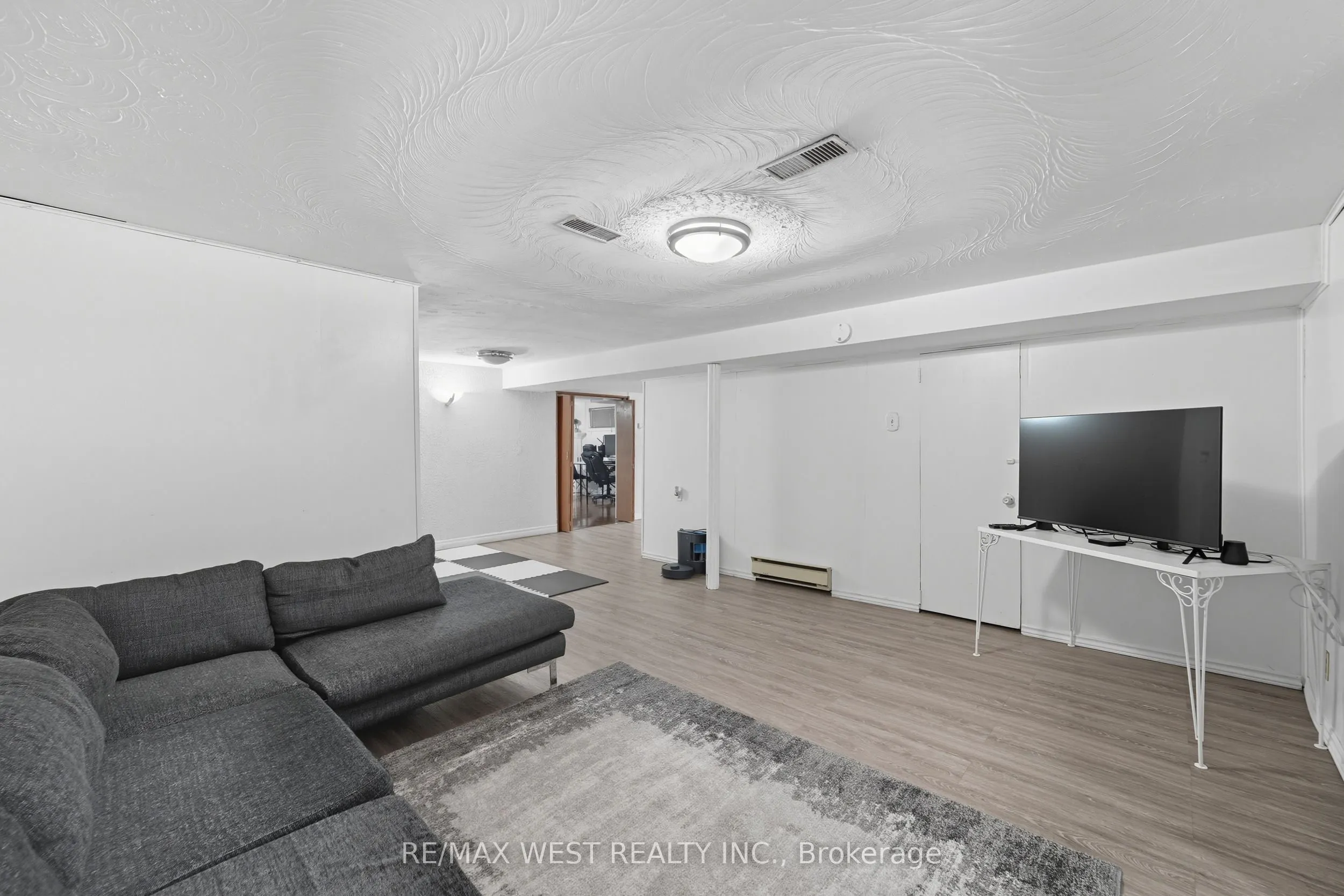 204 Jeffcoat Drive
