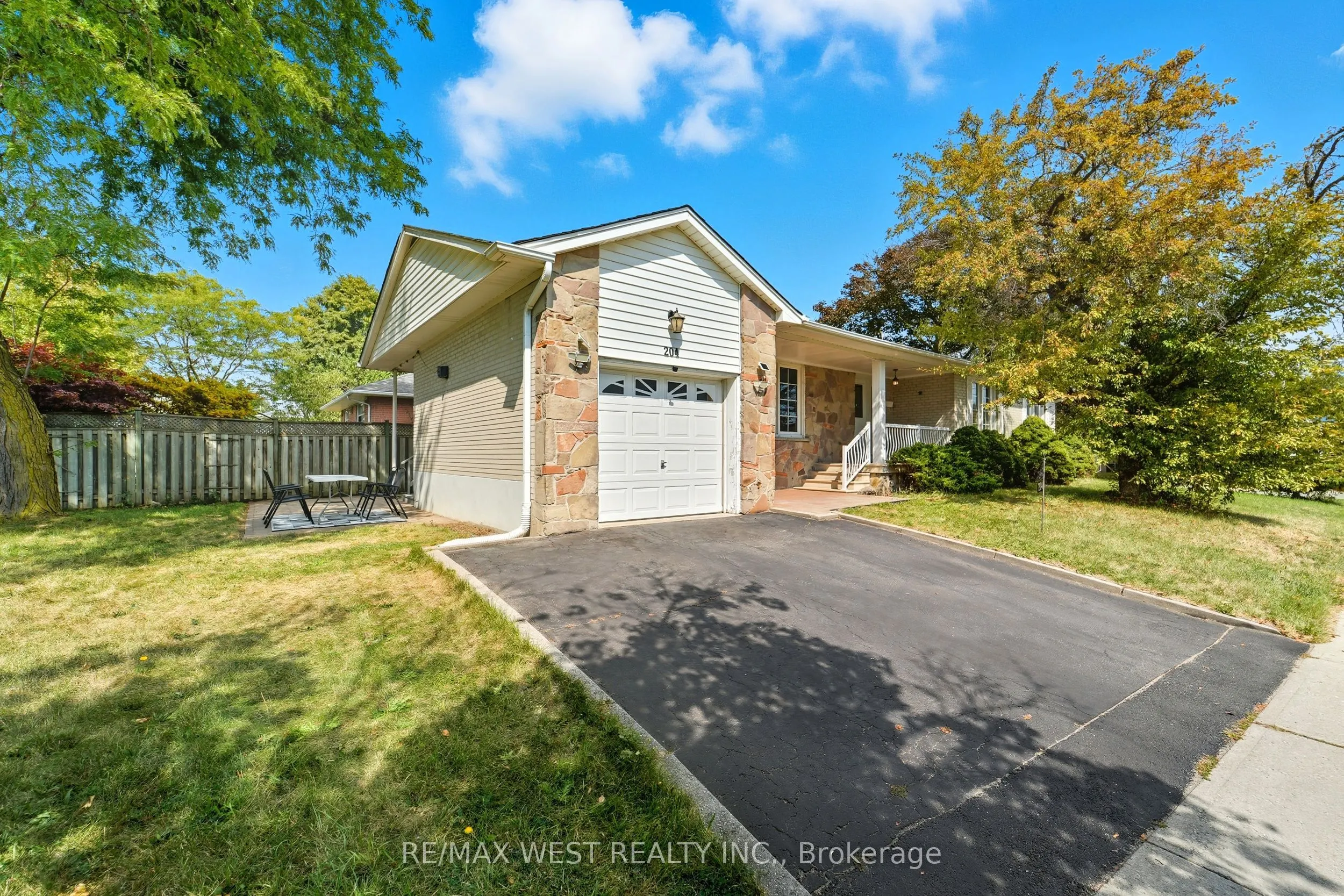 204 Jeffcoat Drive