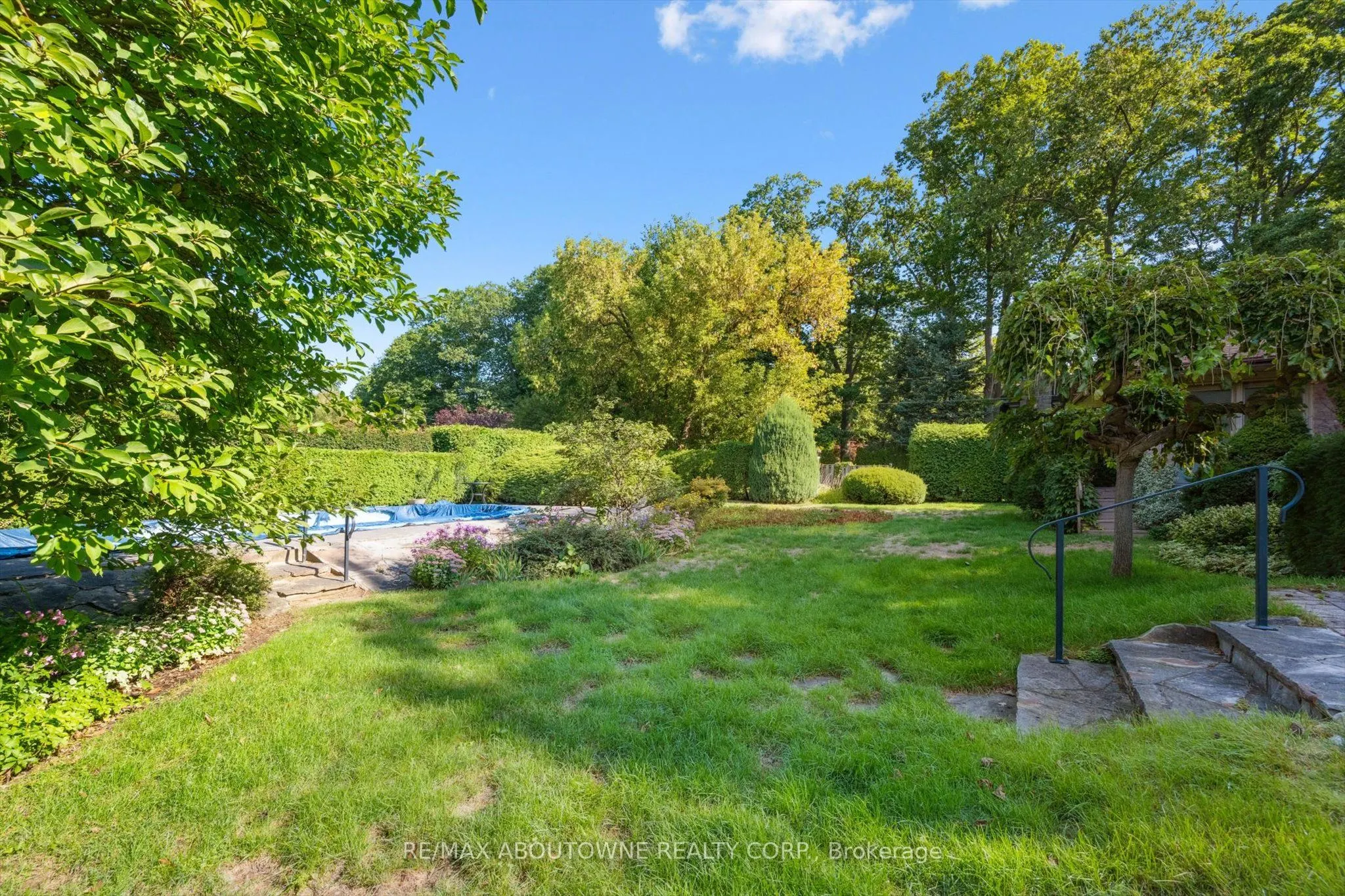 1095 Linbrook Road