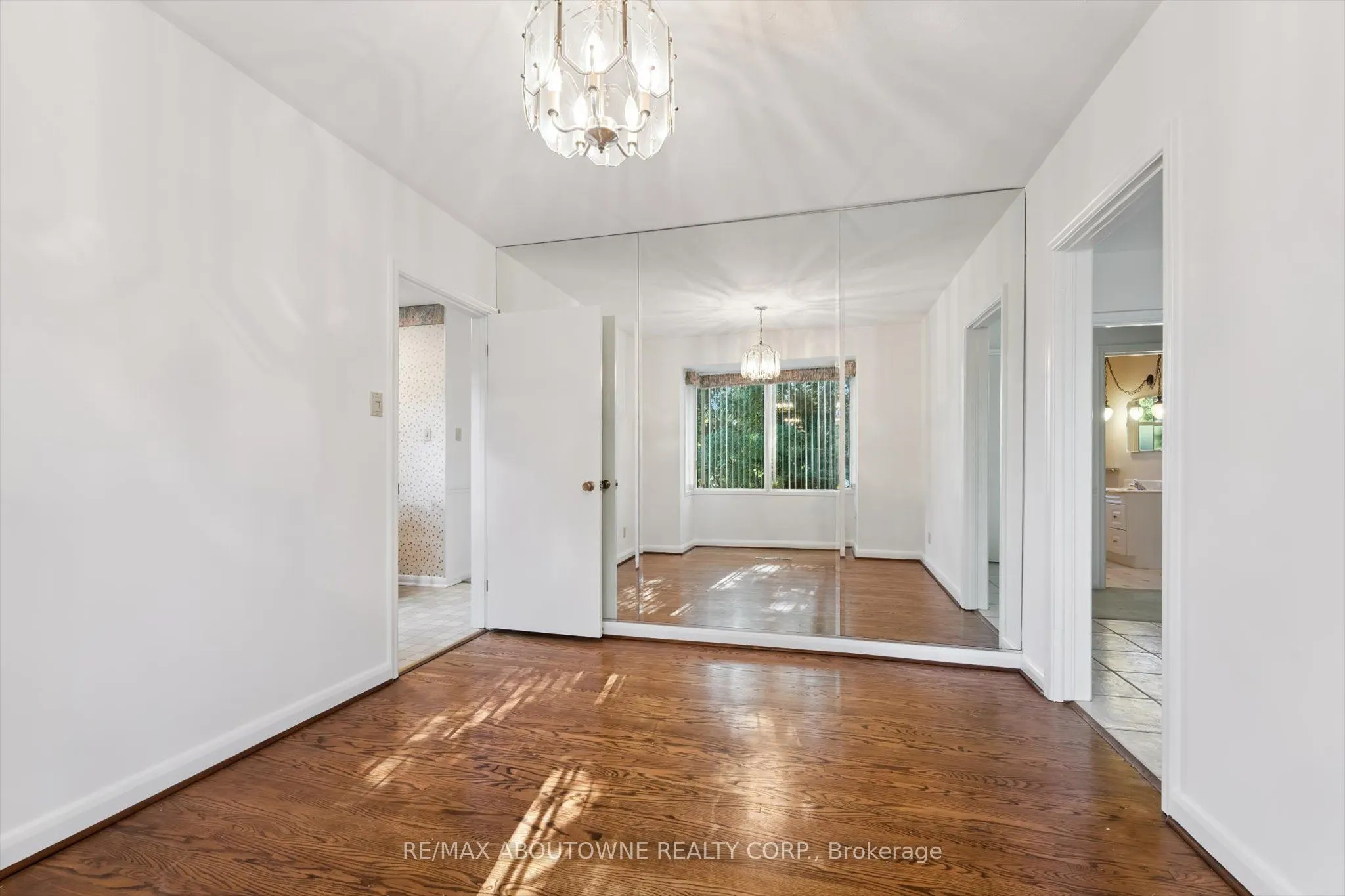 1095 Linbrook Road