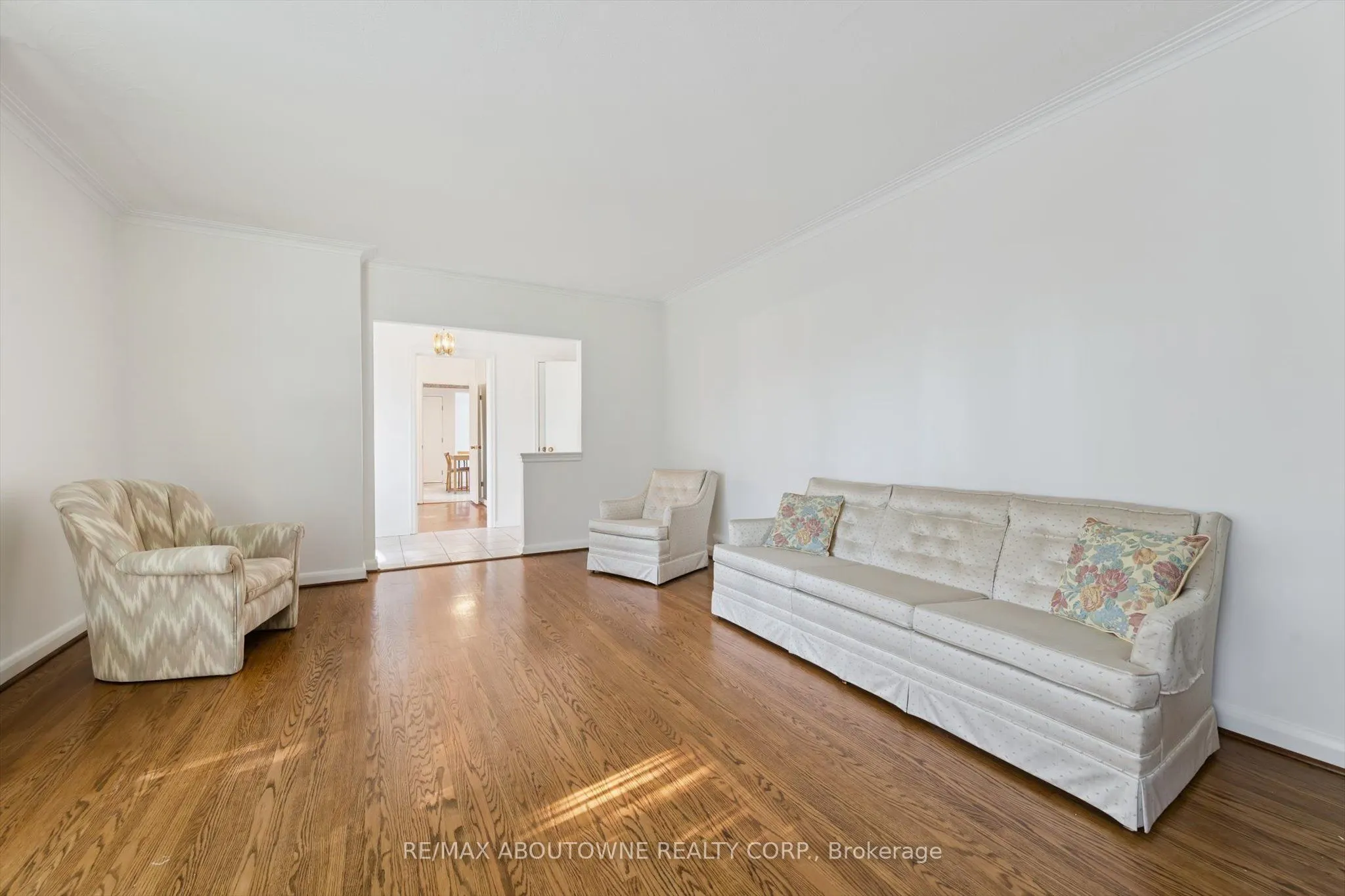 1095 Linbrook Road