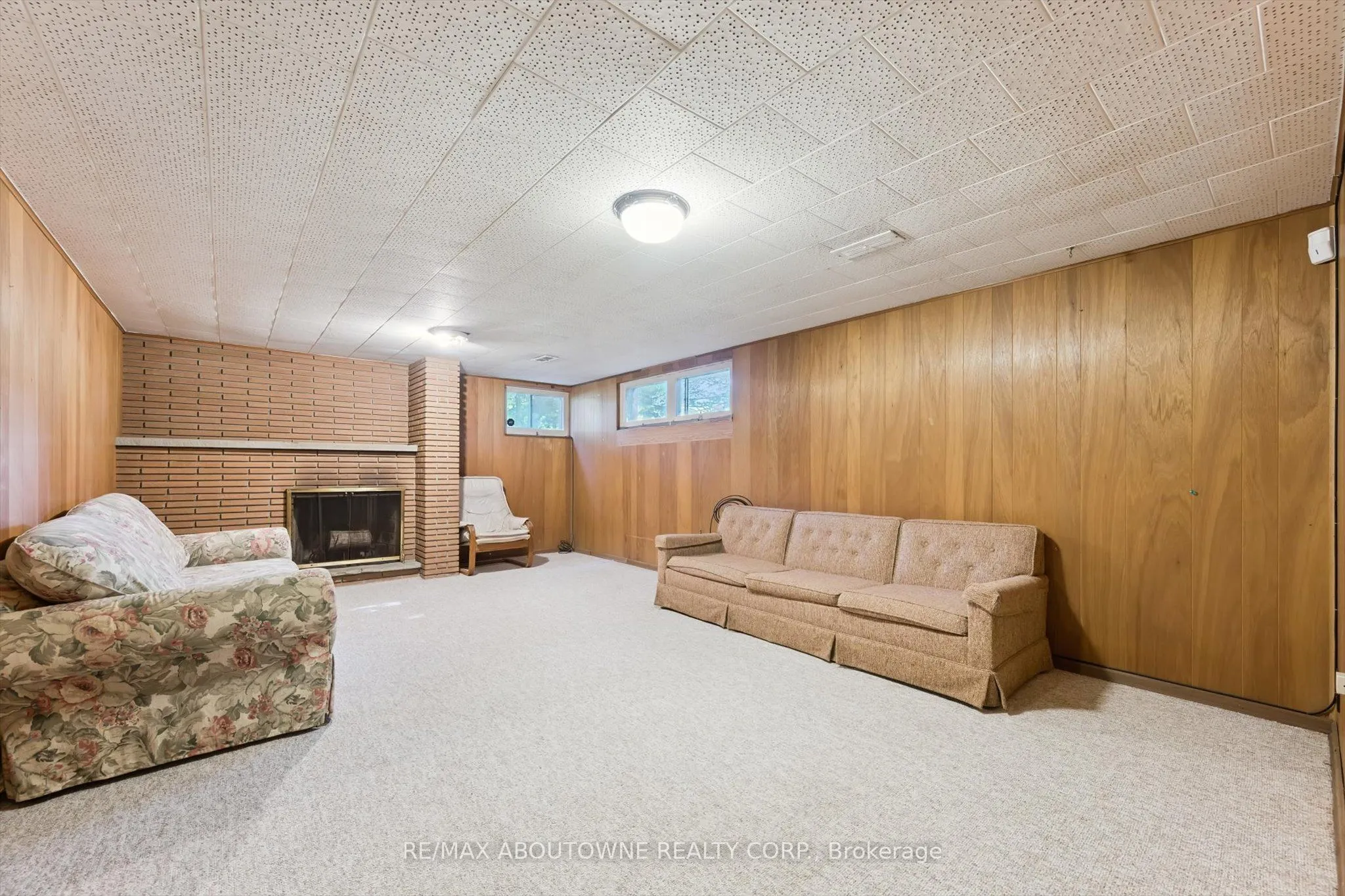 1095 Linbrook Road