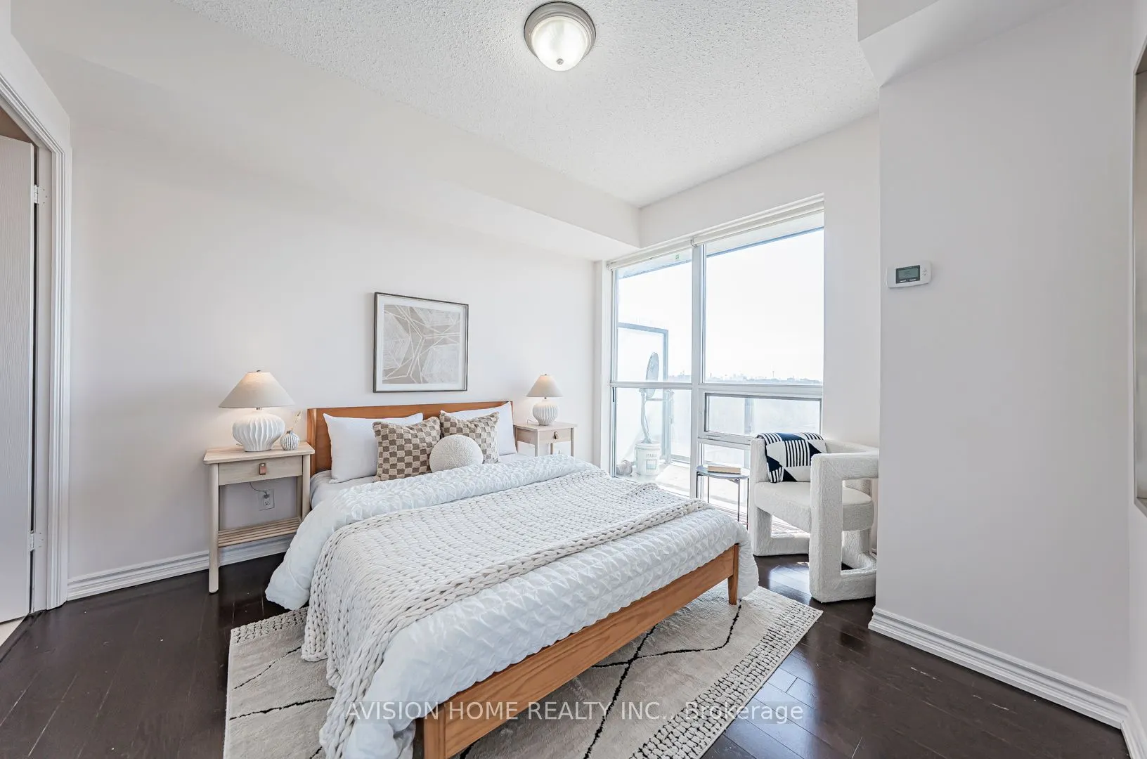 15 James Finlay Way, #834