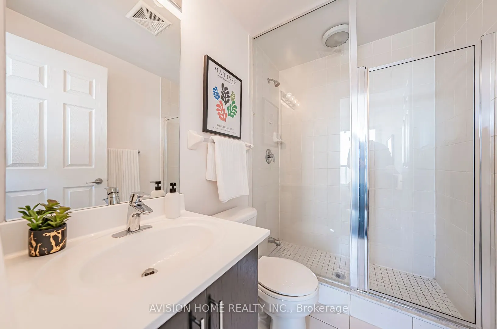 15 James Finlay Way, #834