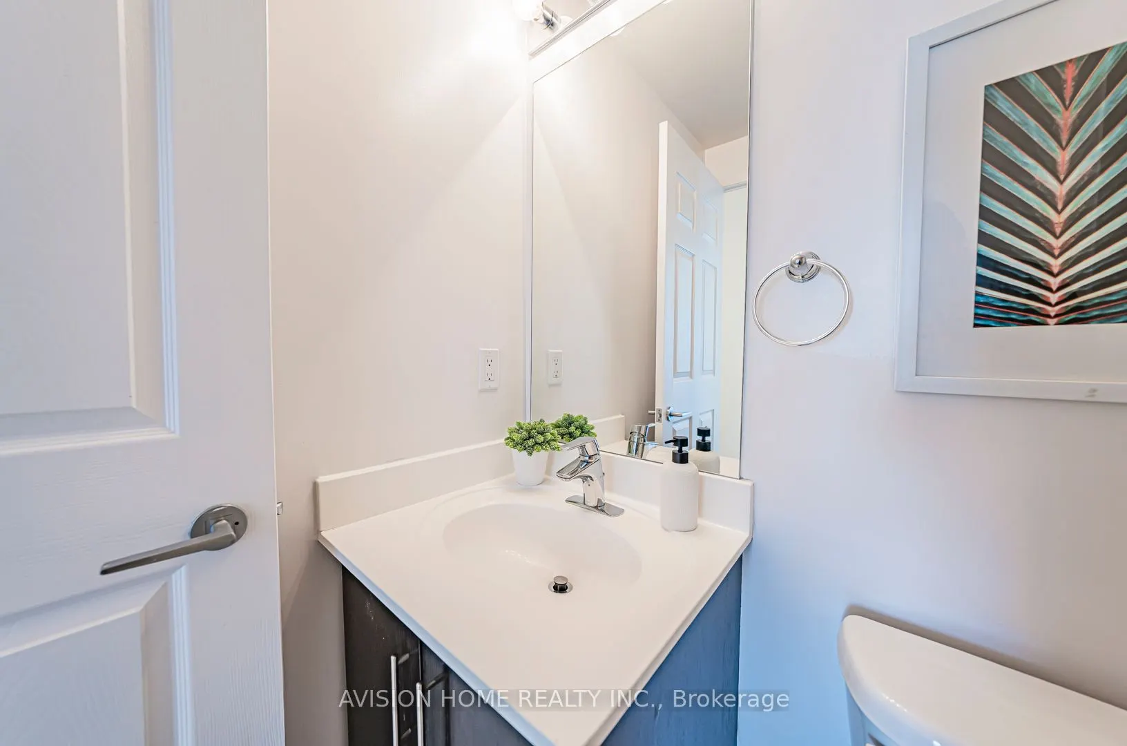 15 James Finlay Way, #834