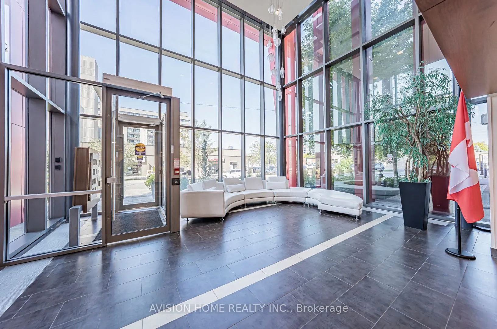 15 James Finlay Way, #834