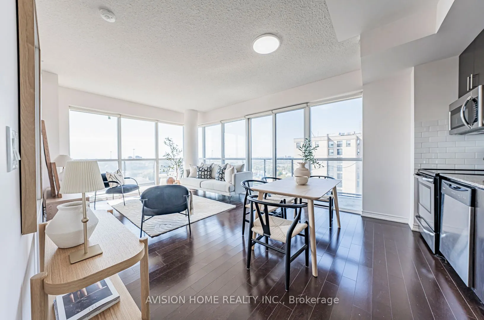 15 James Finlay Way, #834