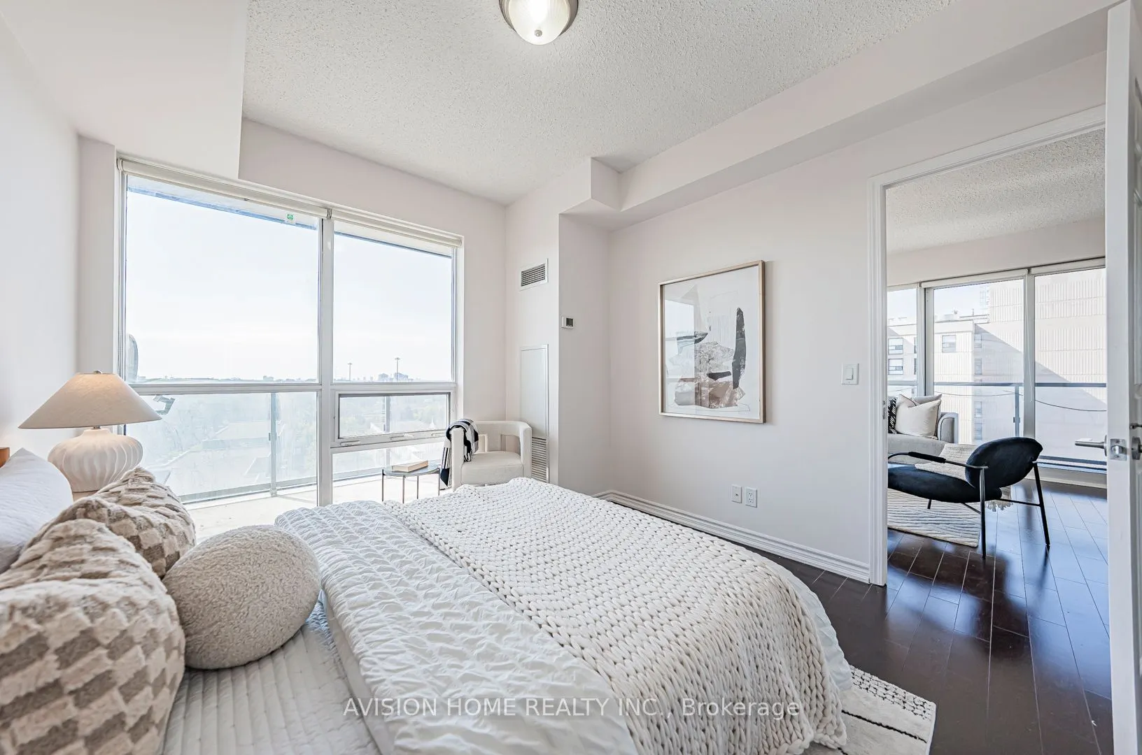 15 James Finlay Way, #834