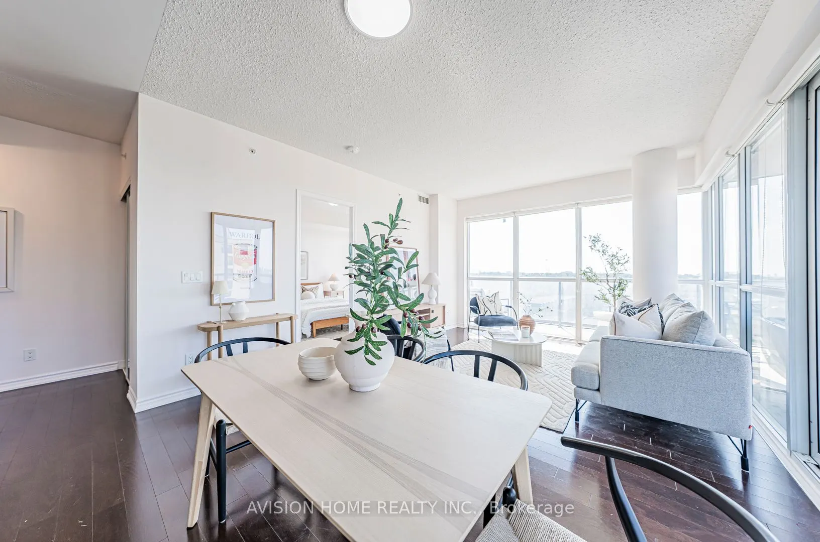 15 James Finlay Way, #834
