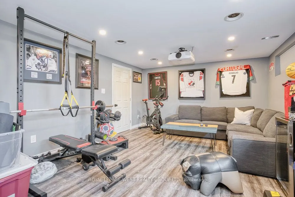 12 Leavenworth Crescent