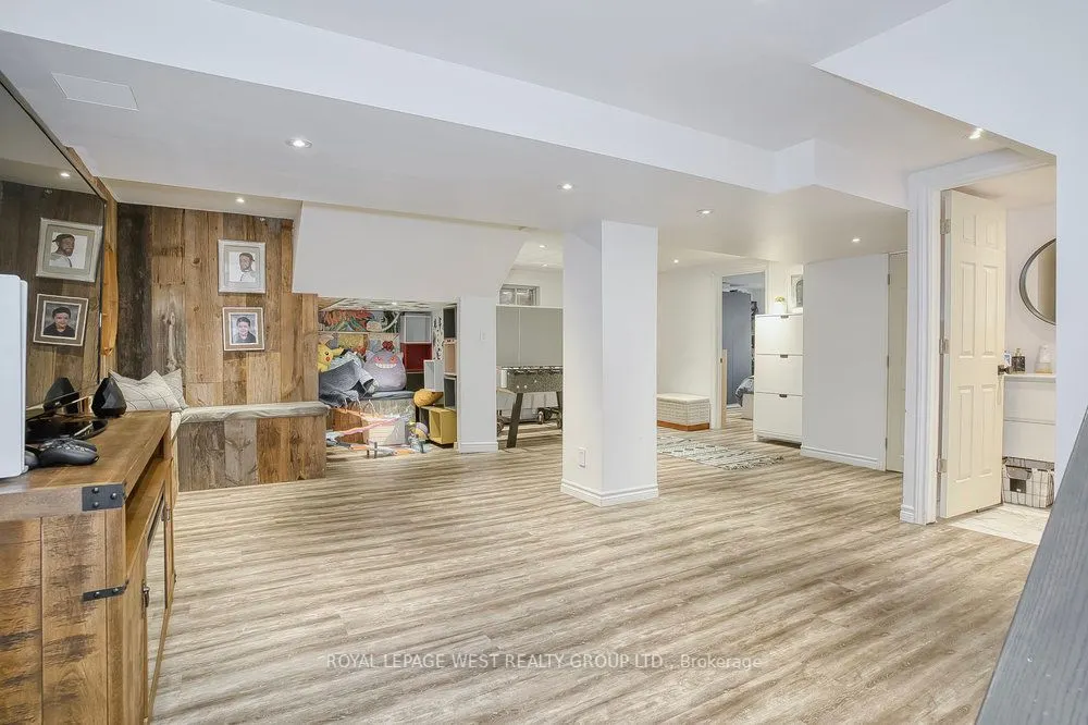 12 Leavenworth Crescent