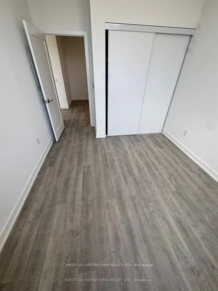 5105 Hurontario Street, #2705