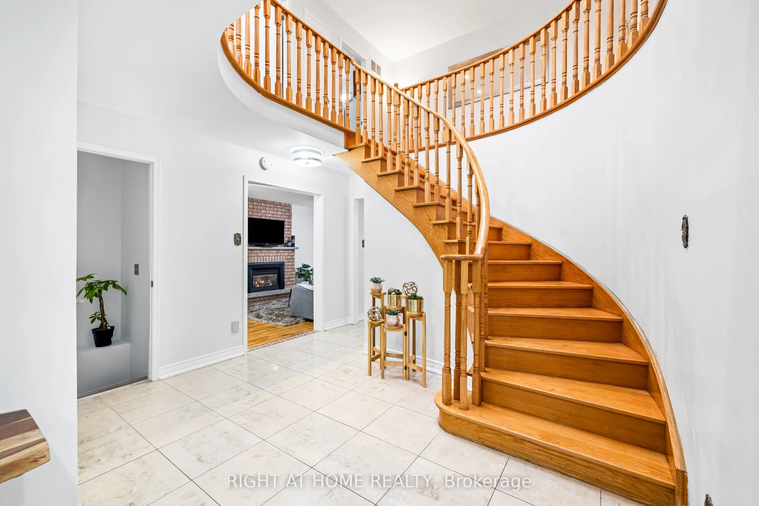 4469 Idlewilde Crescent