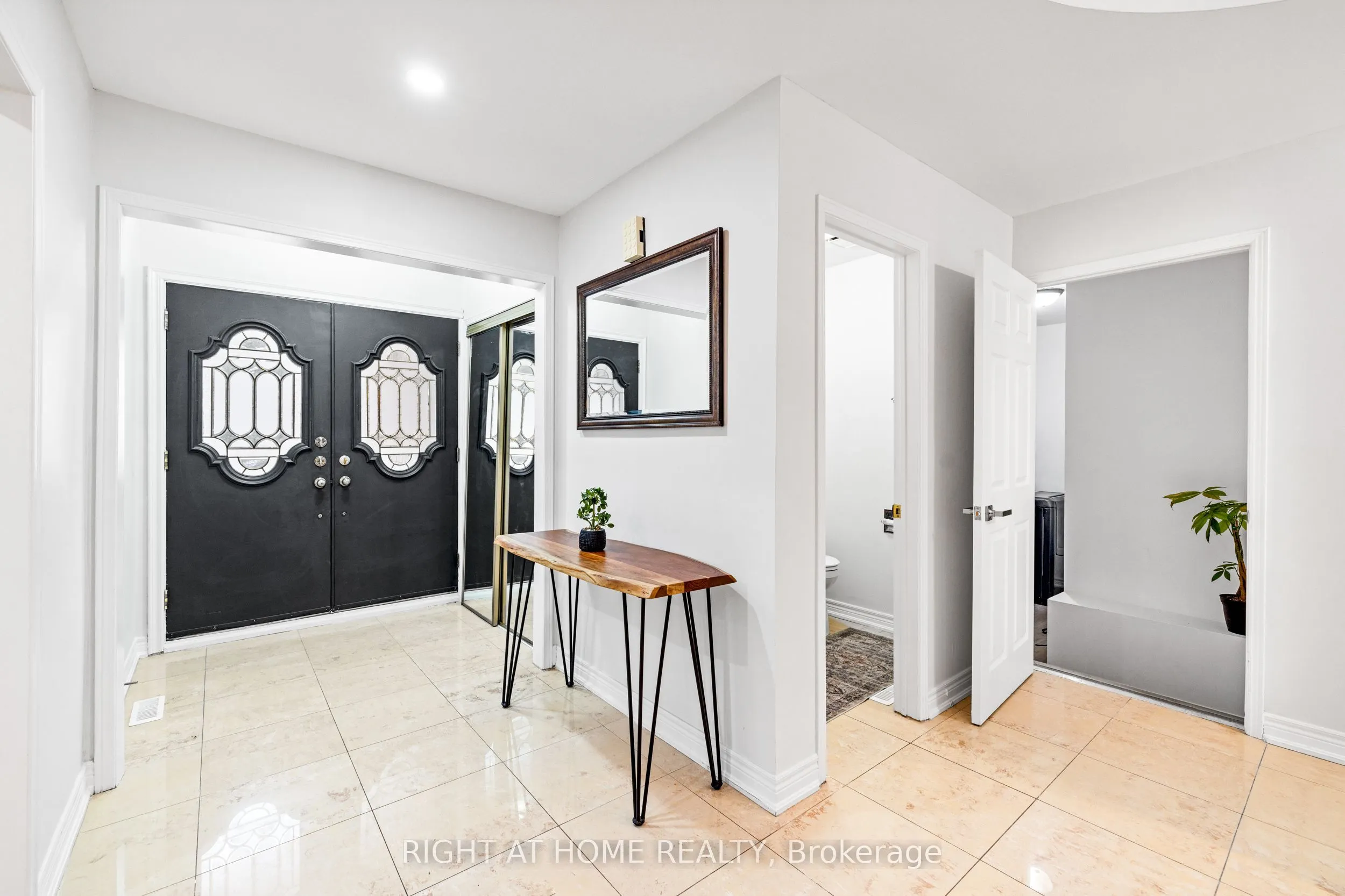 4469 Idlewilde Crescent
