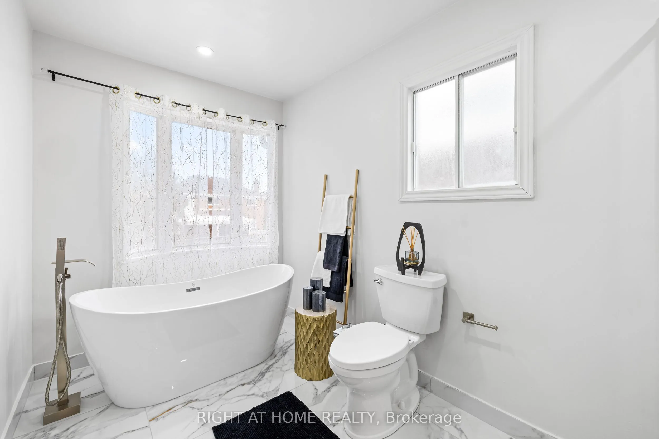 4469 Idlewilde Crescent