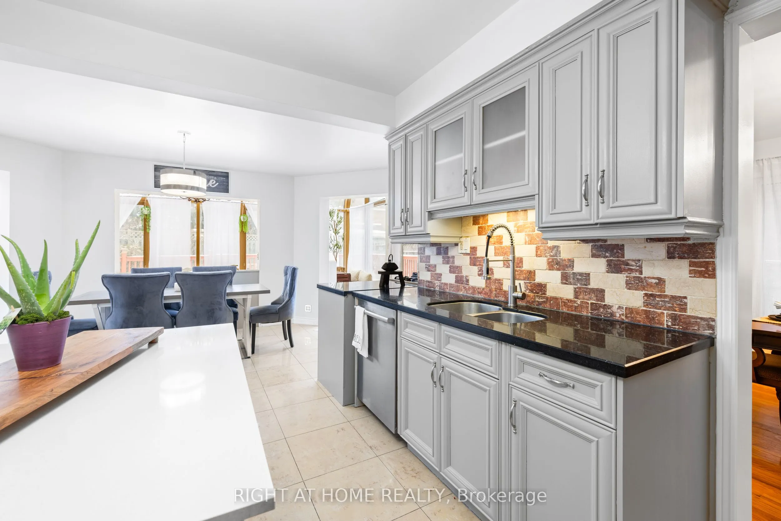 4469 Idlewilde Crescent