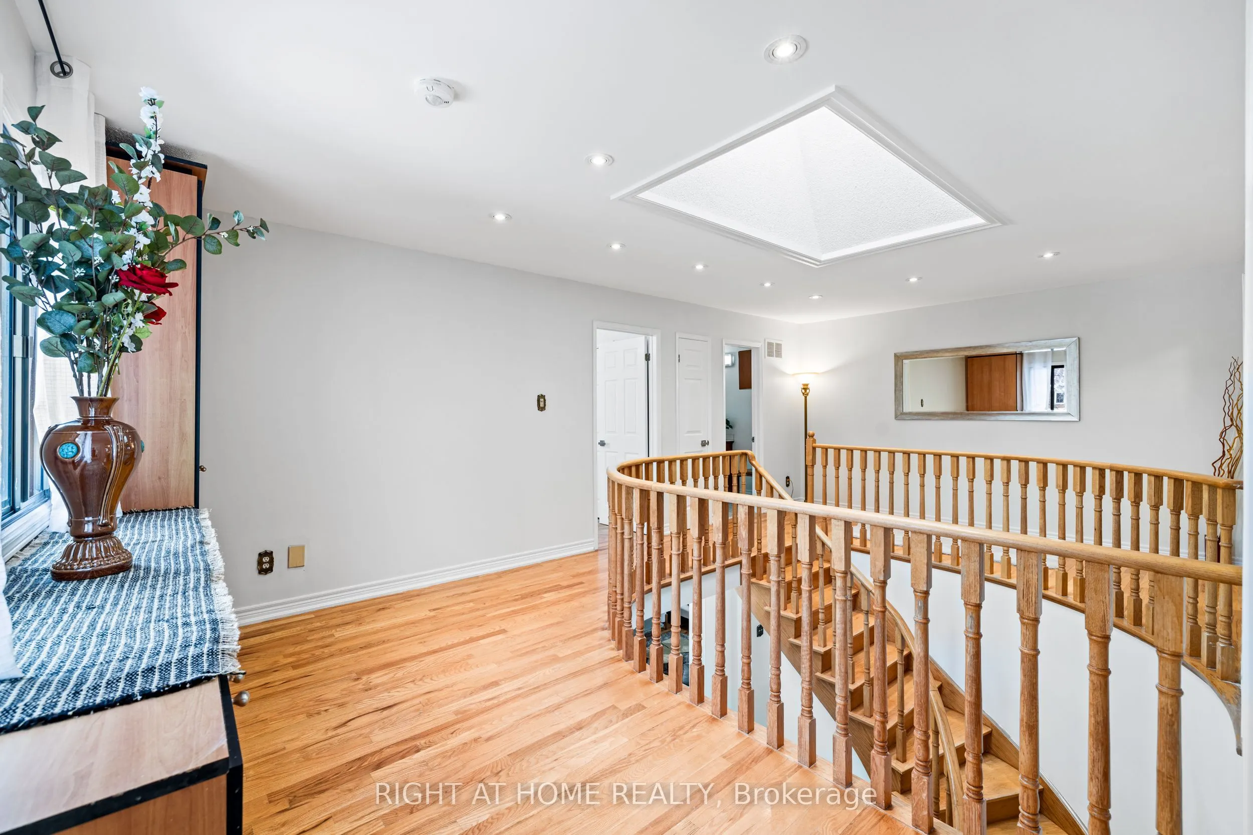 4469 Idlewilde Crescent