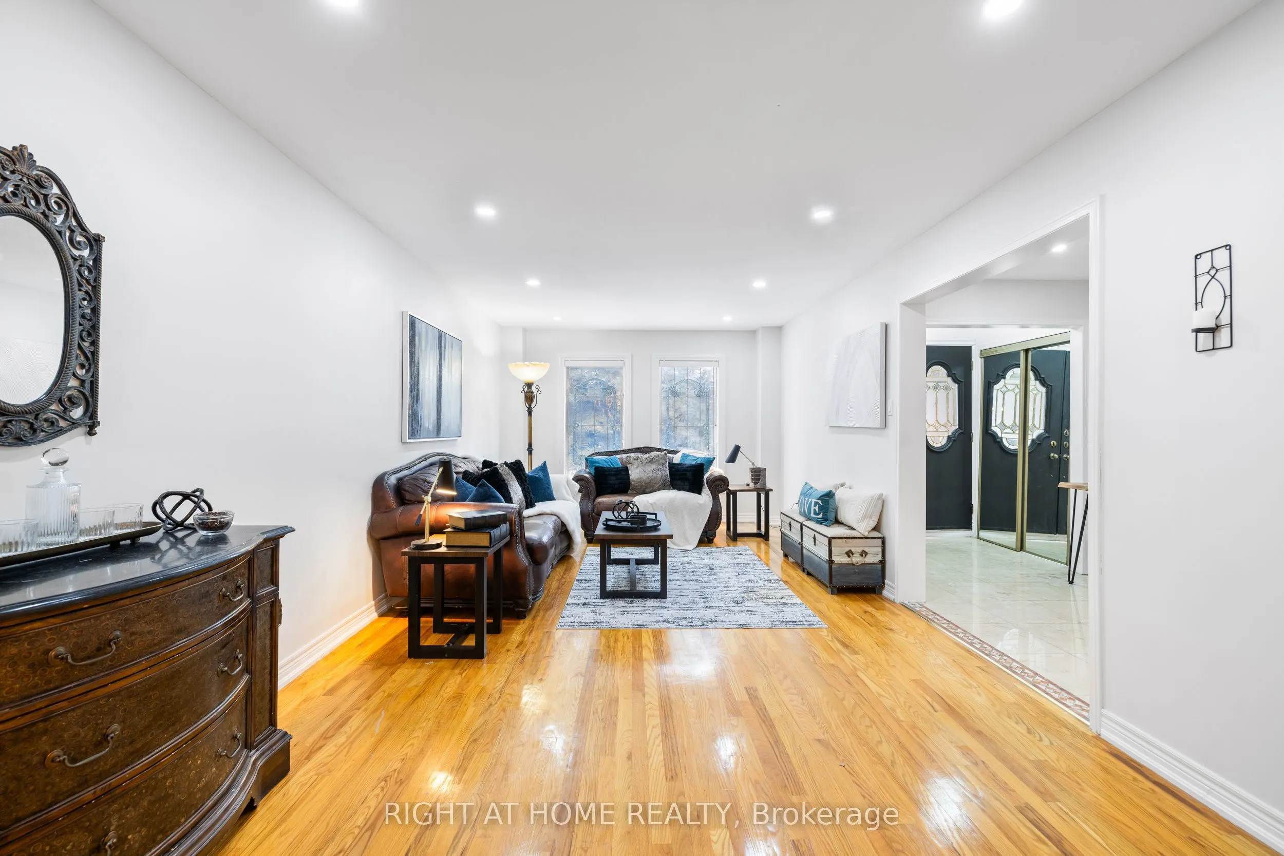 4469 Idlewilde Crescent