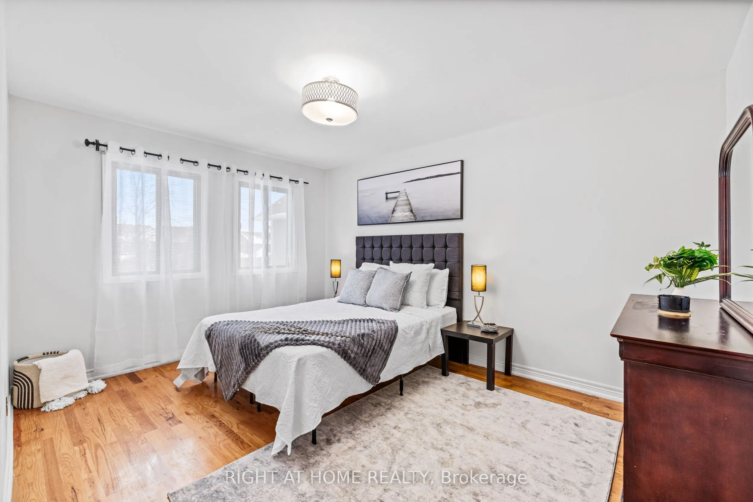 4469 Idlewilde Crescent