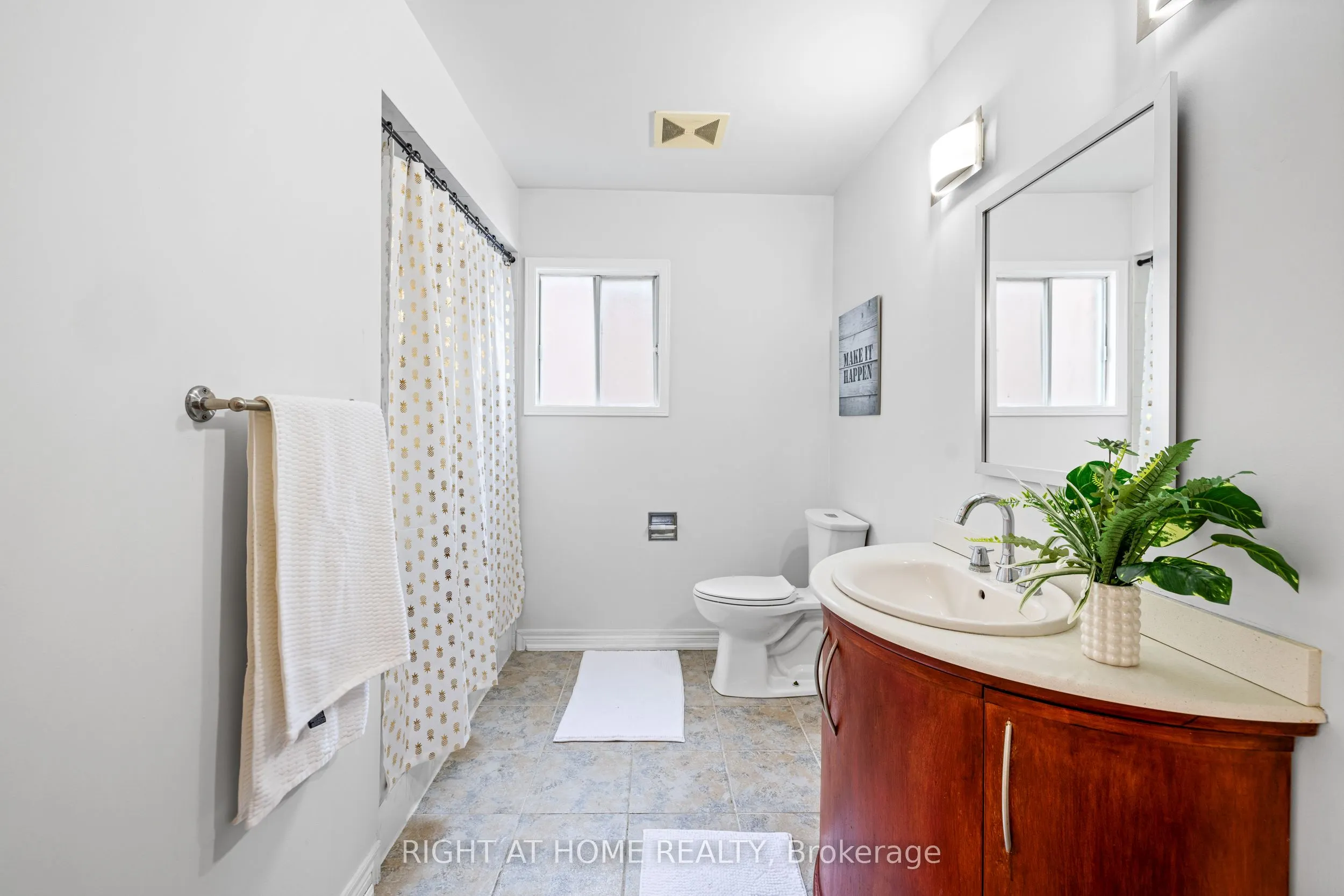 4469 Idlewilde Crescent