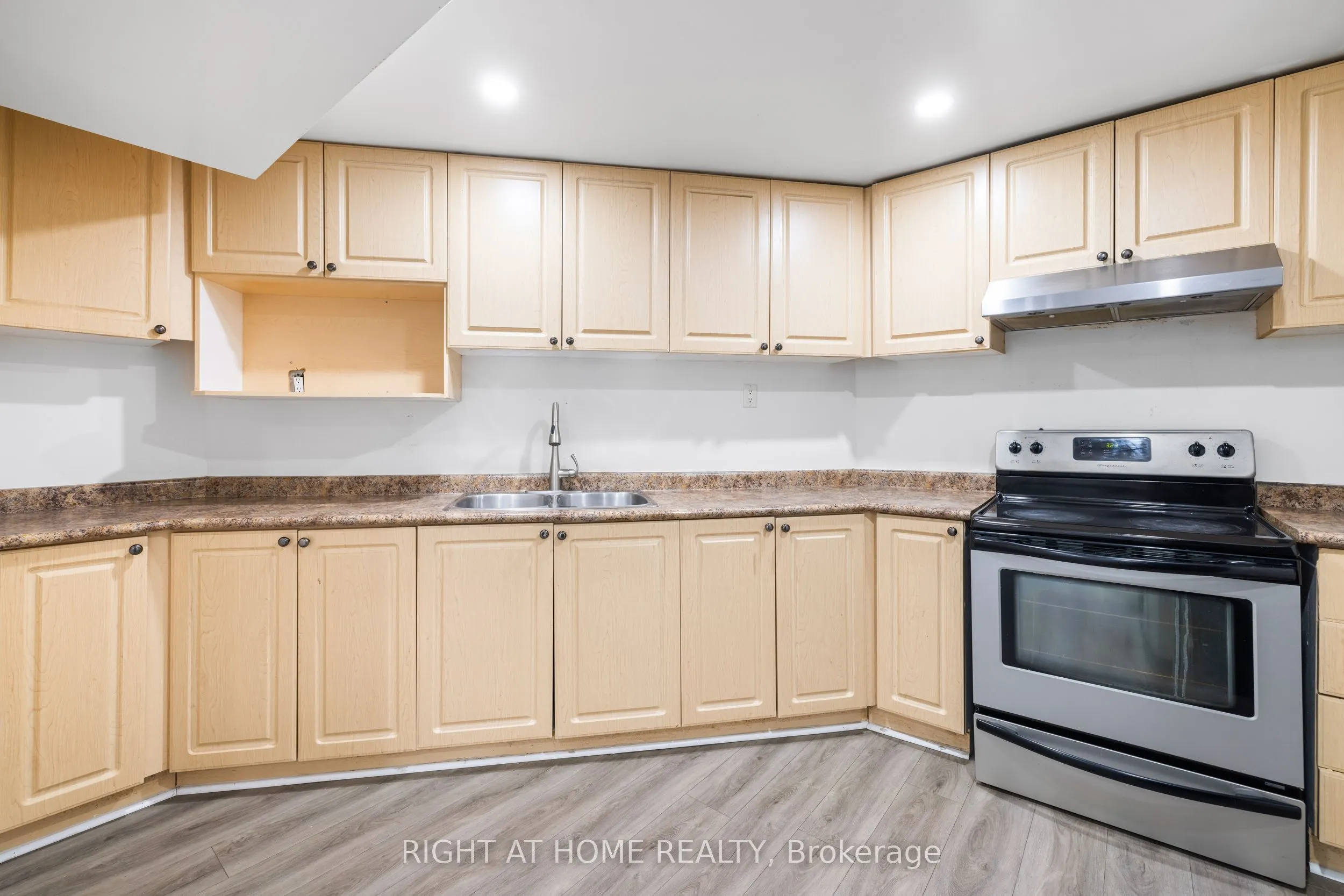 4469 Idlewilde Crescent
