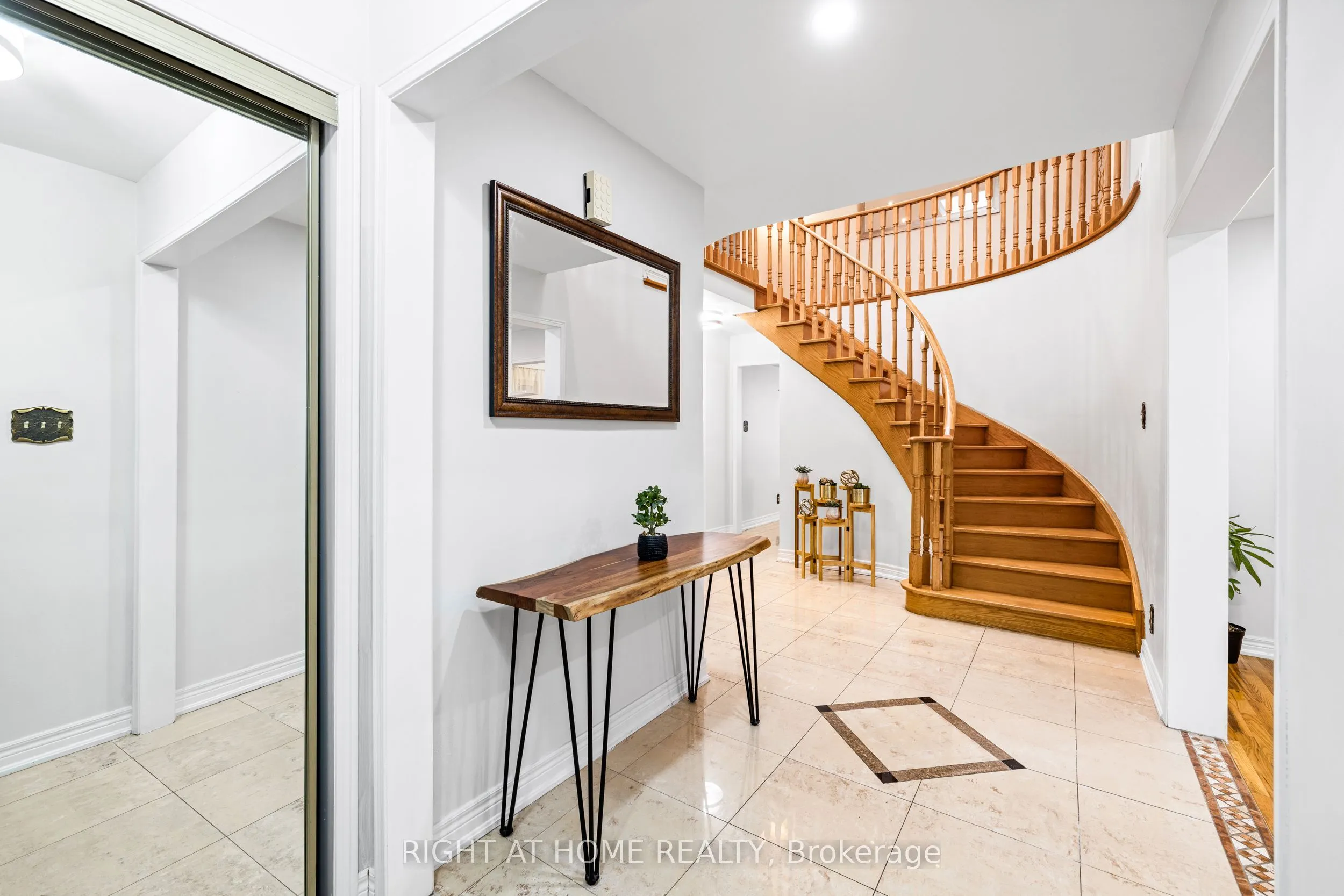 4469 Idlewilde Crescent