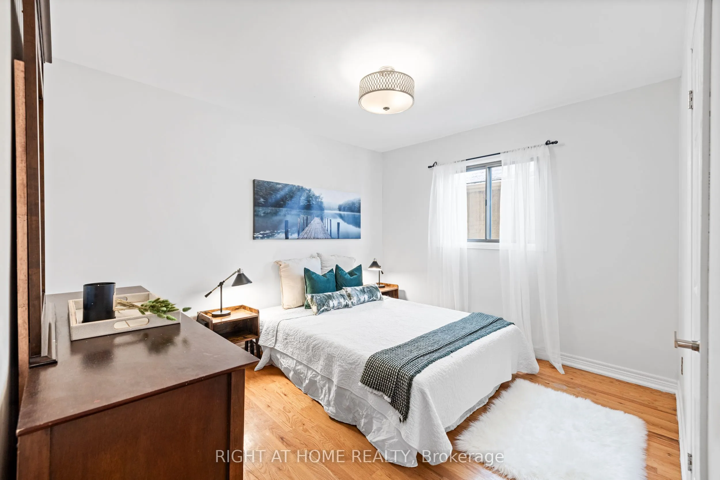 4469 Idlewilde Crescent