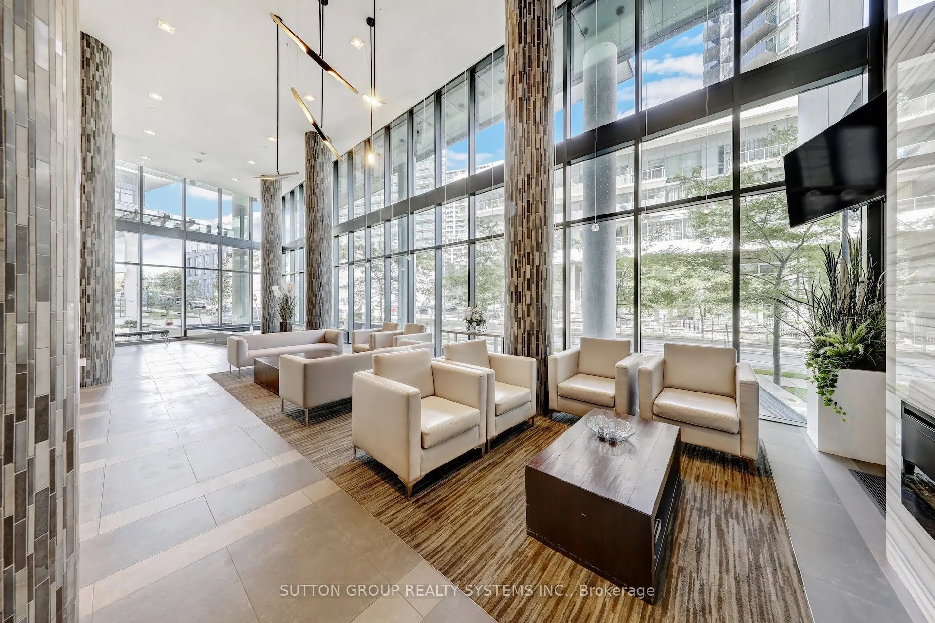 39 Annie Craig Drive, #1604