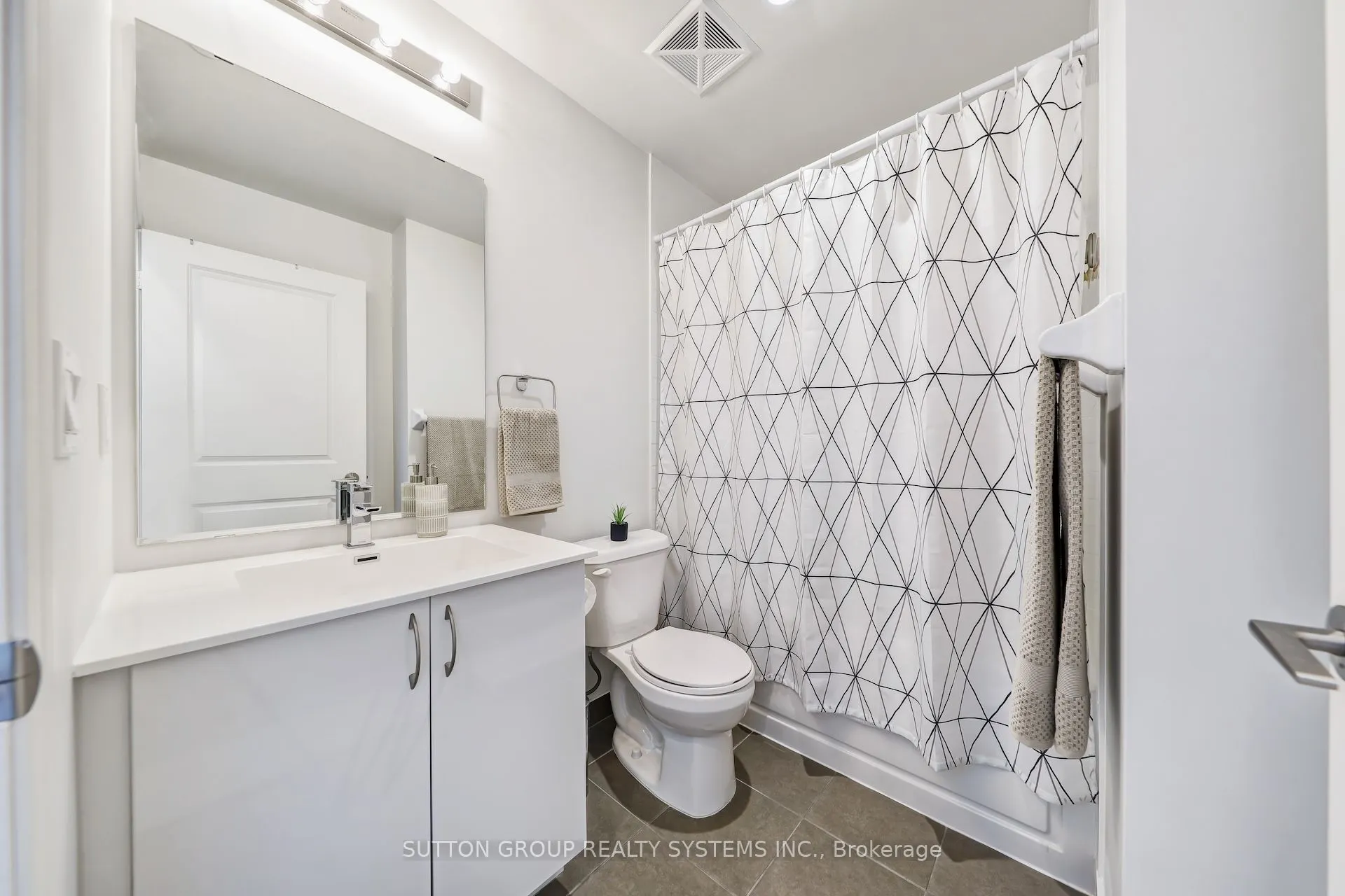 39 Annie Craig Drive, #1604