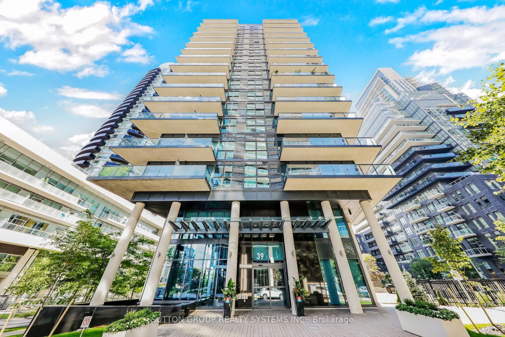 39 Annie Craig Drive, #1604