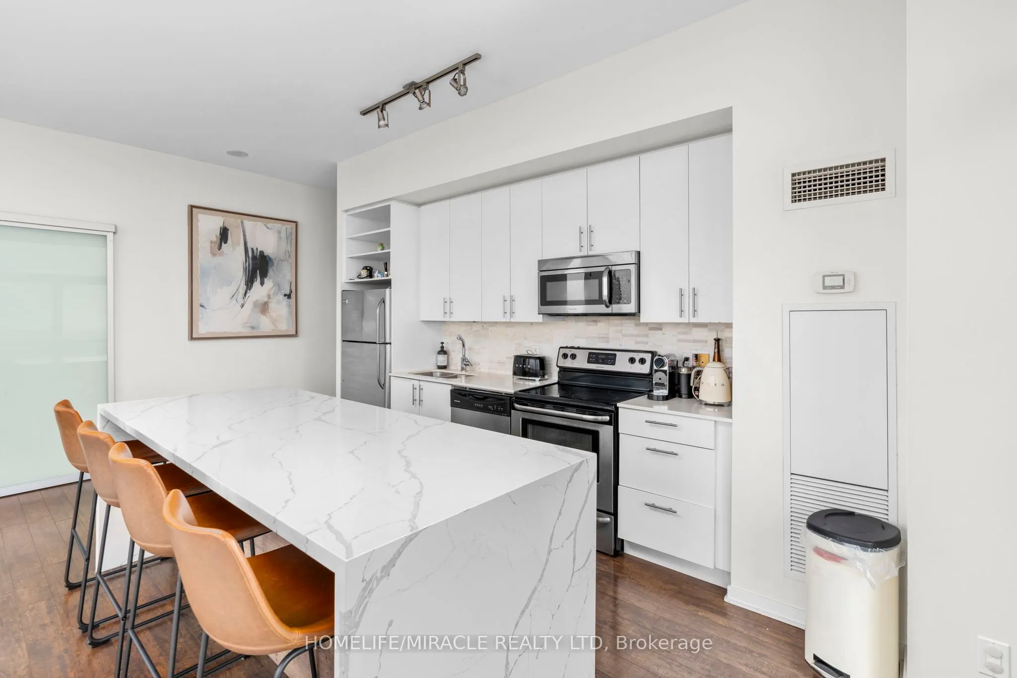 105 The Queensway Avenue, #3410