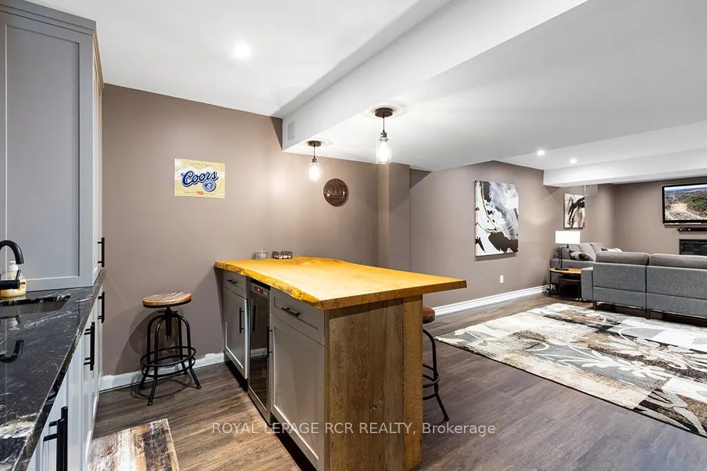 32 Borland Crescent