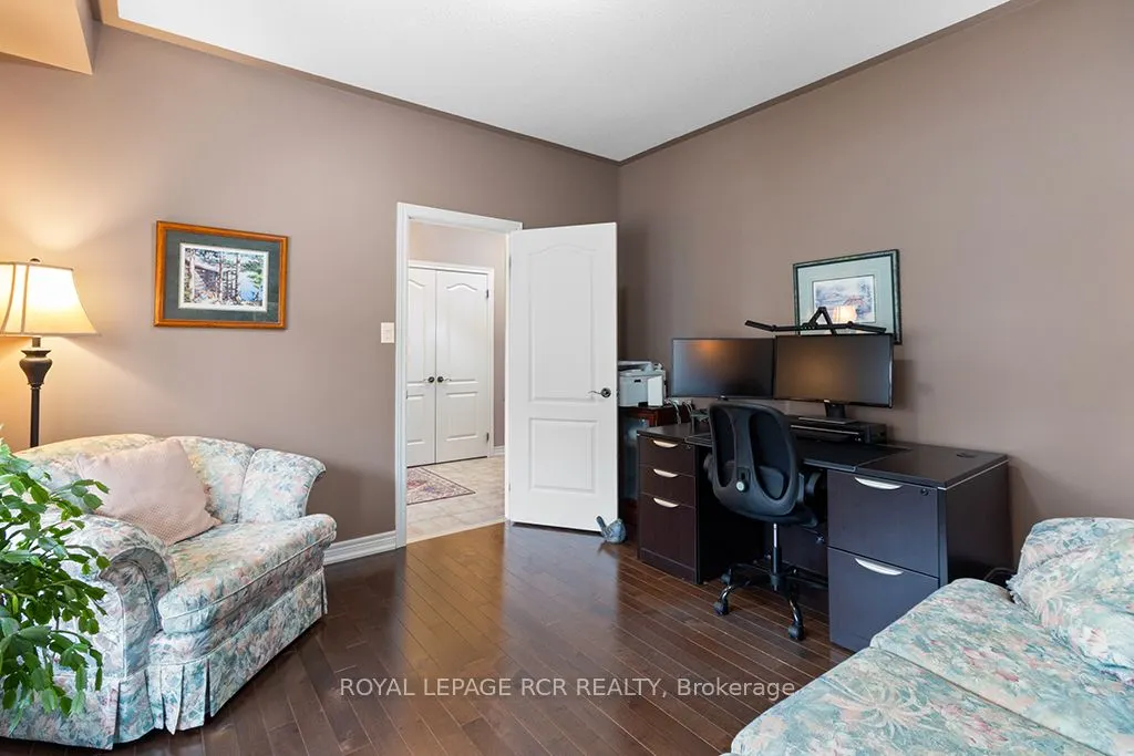 32 Borland Crescent