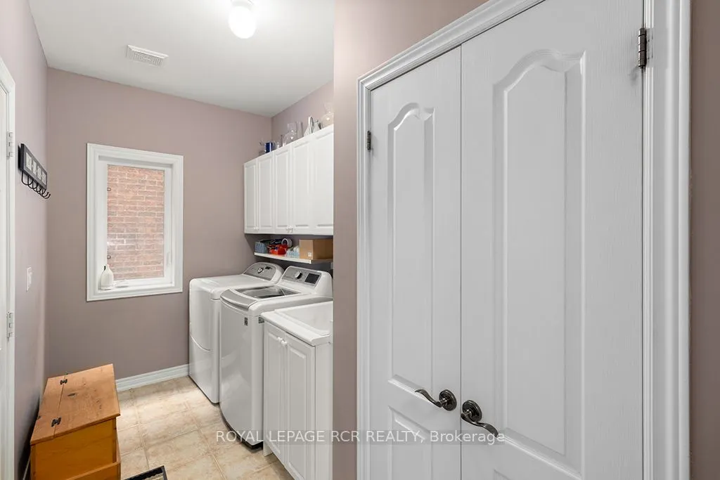 32 Borland Crescent