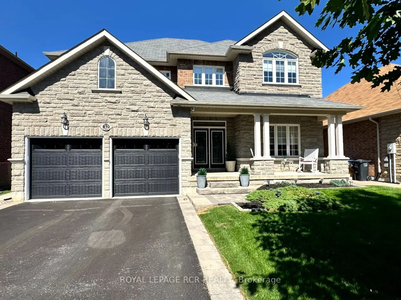 32 Borland Crescent