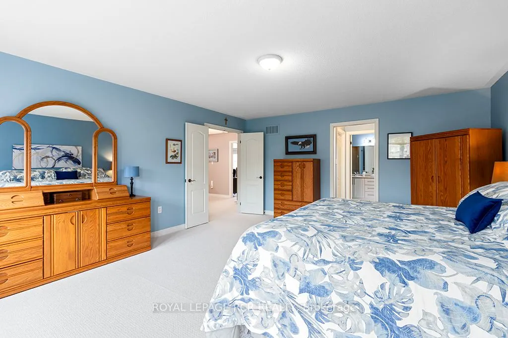 32 Borland Crescent