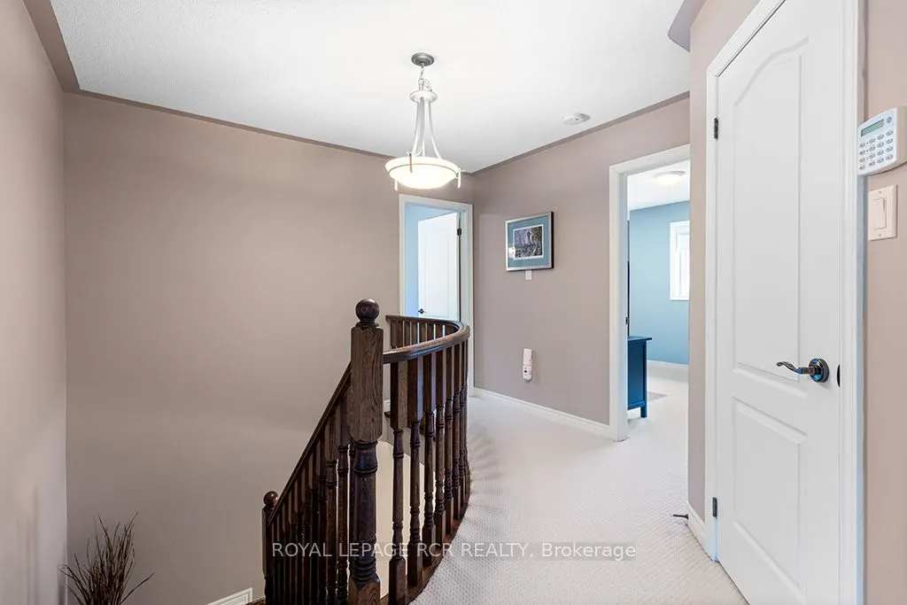 32 Borland Crescent