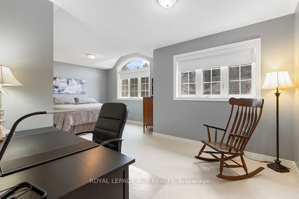 32 Borland Crescent