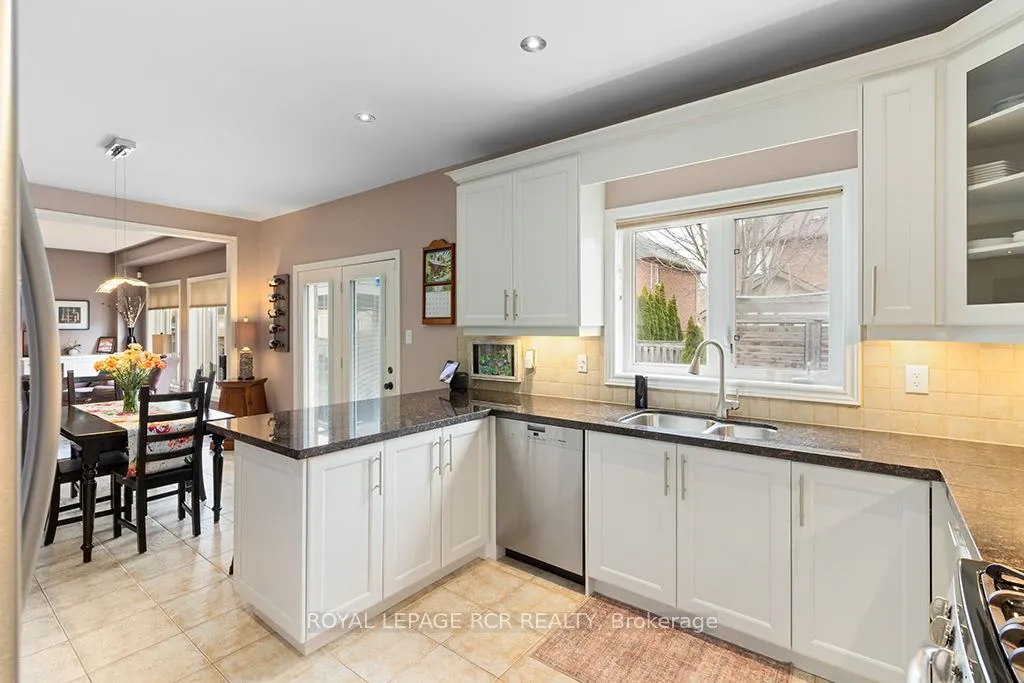 32 Borland Crescent
