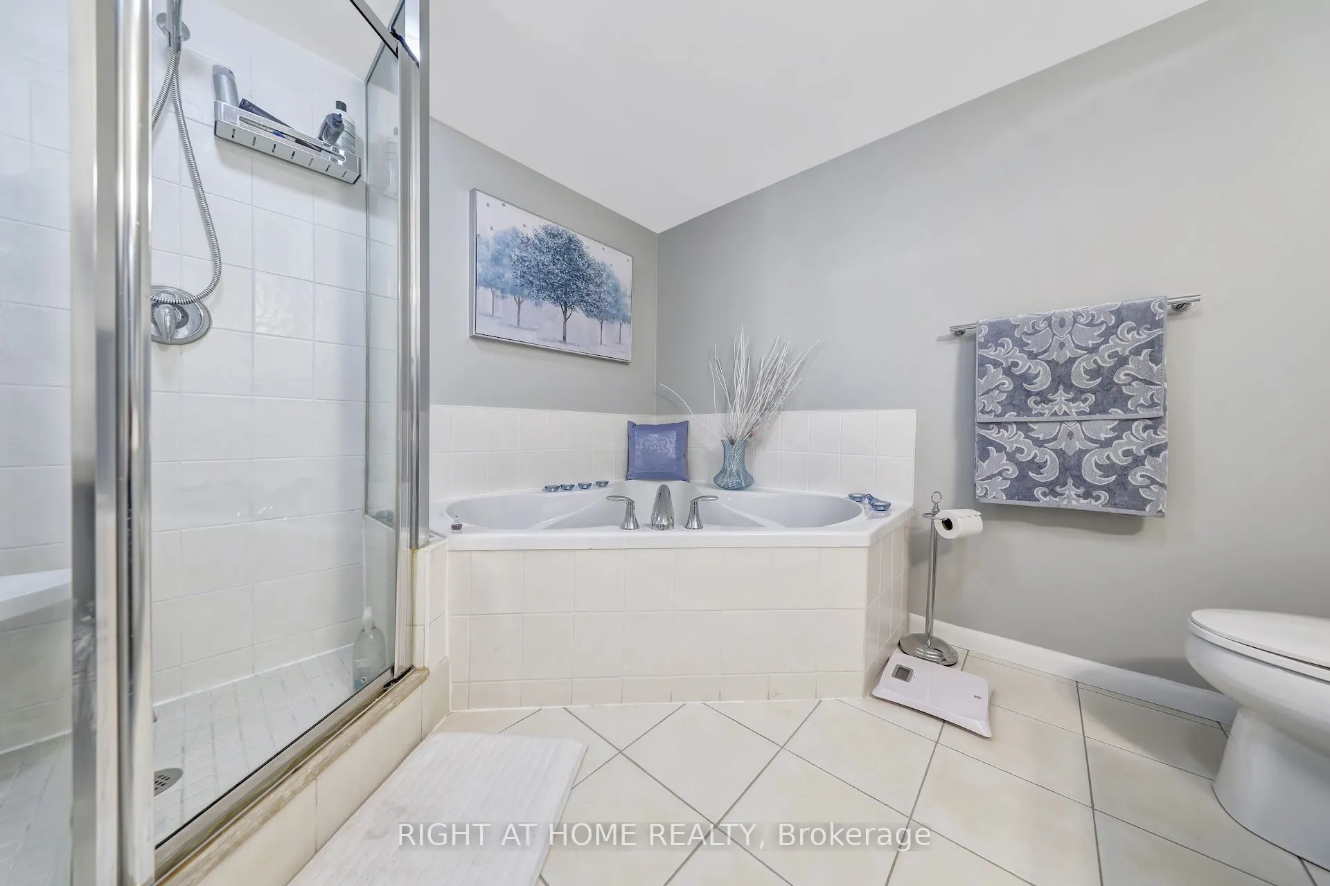 185 Legion Road N, #607