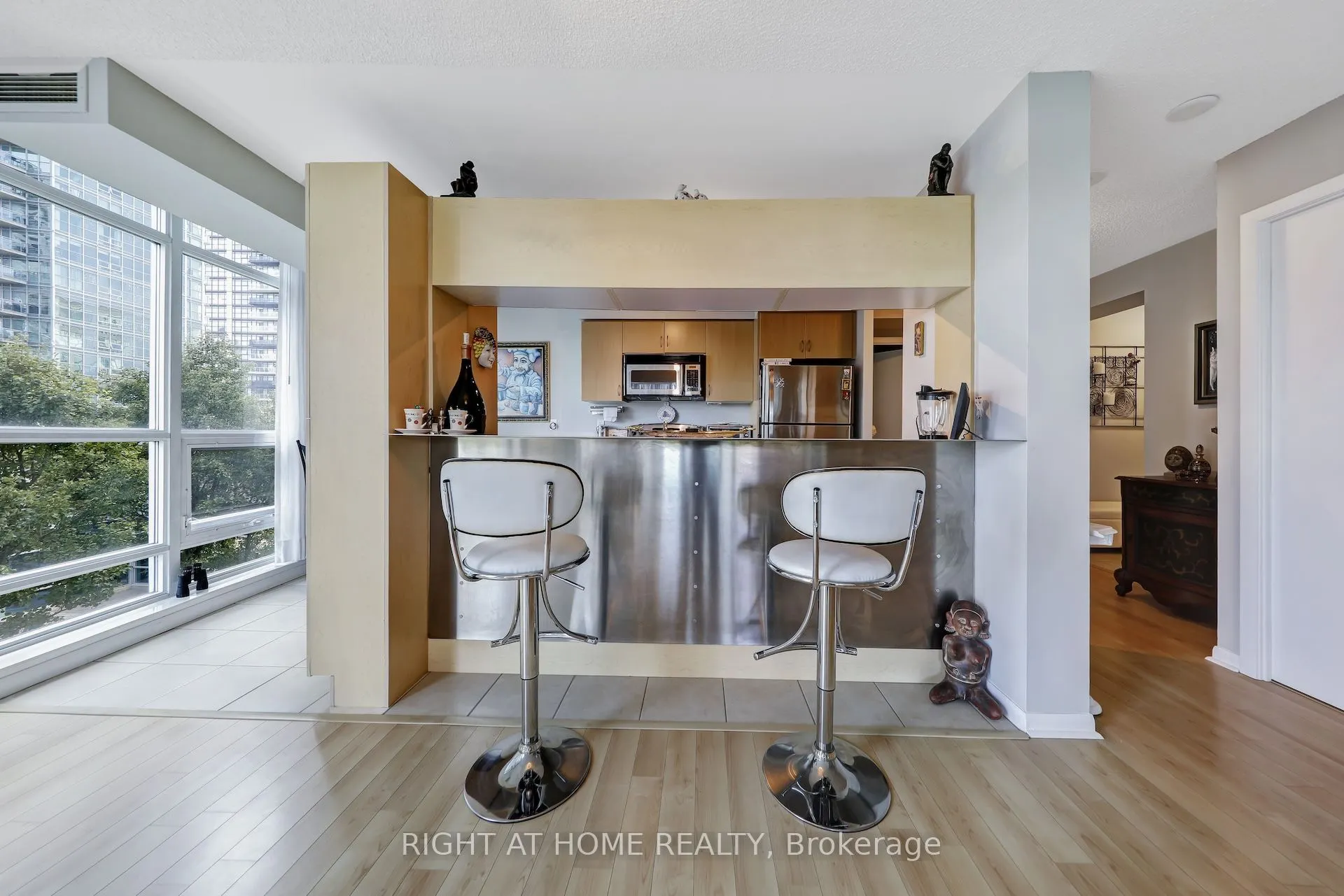 185 Legion Road N, #607