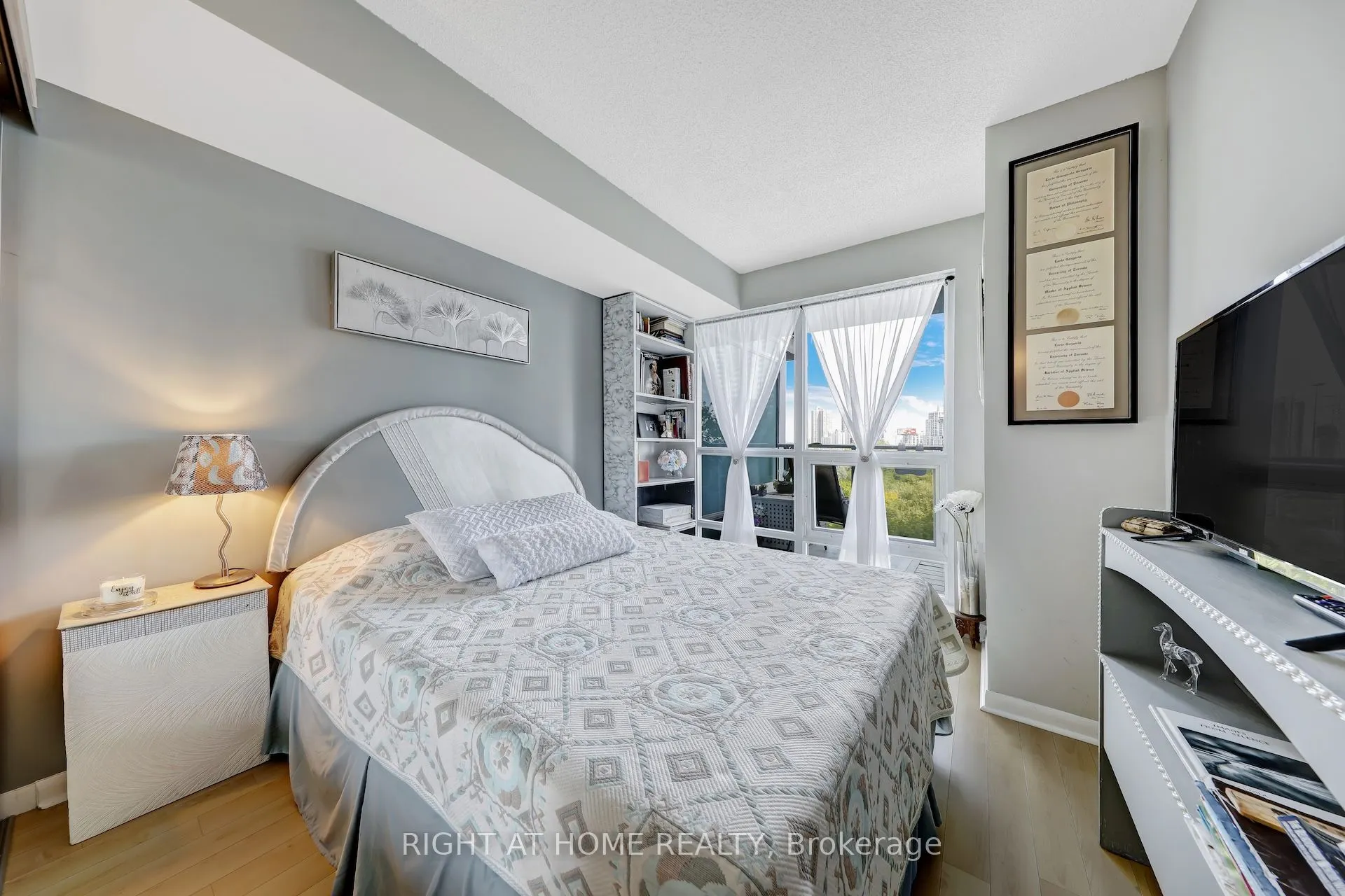 185 Legion Road N, #607
