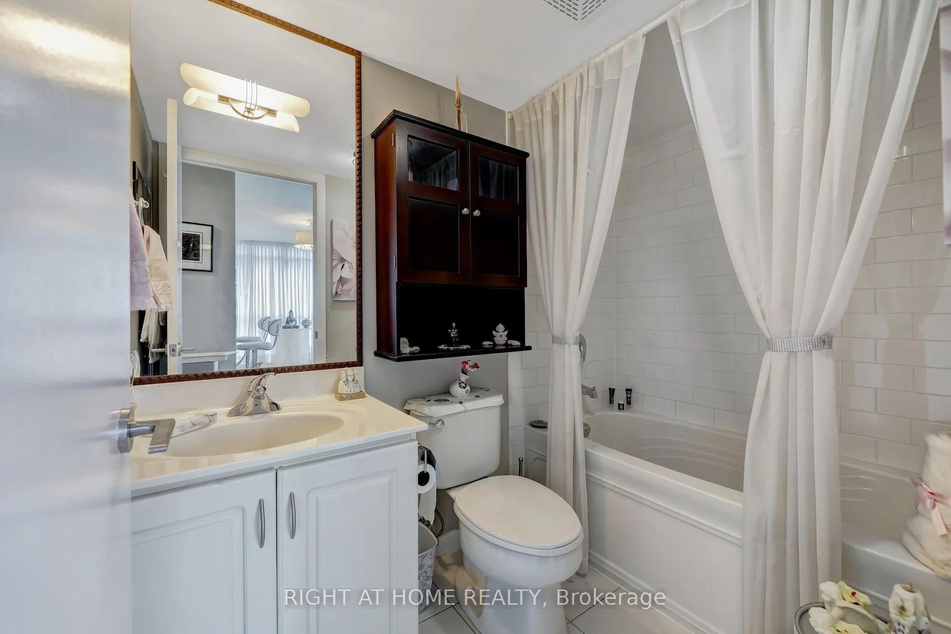 185 Legion Road N, #607